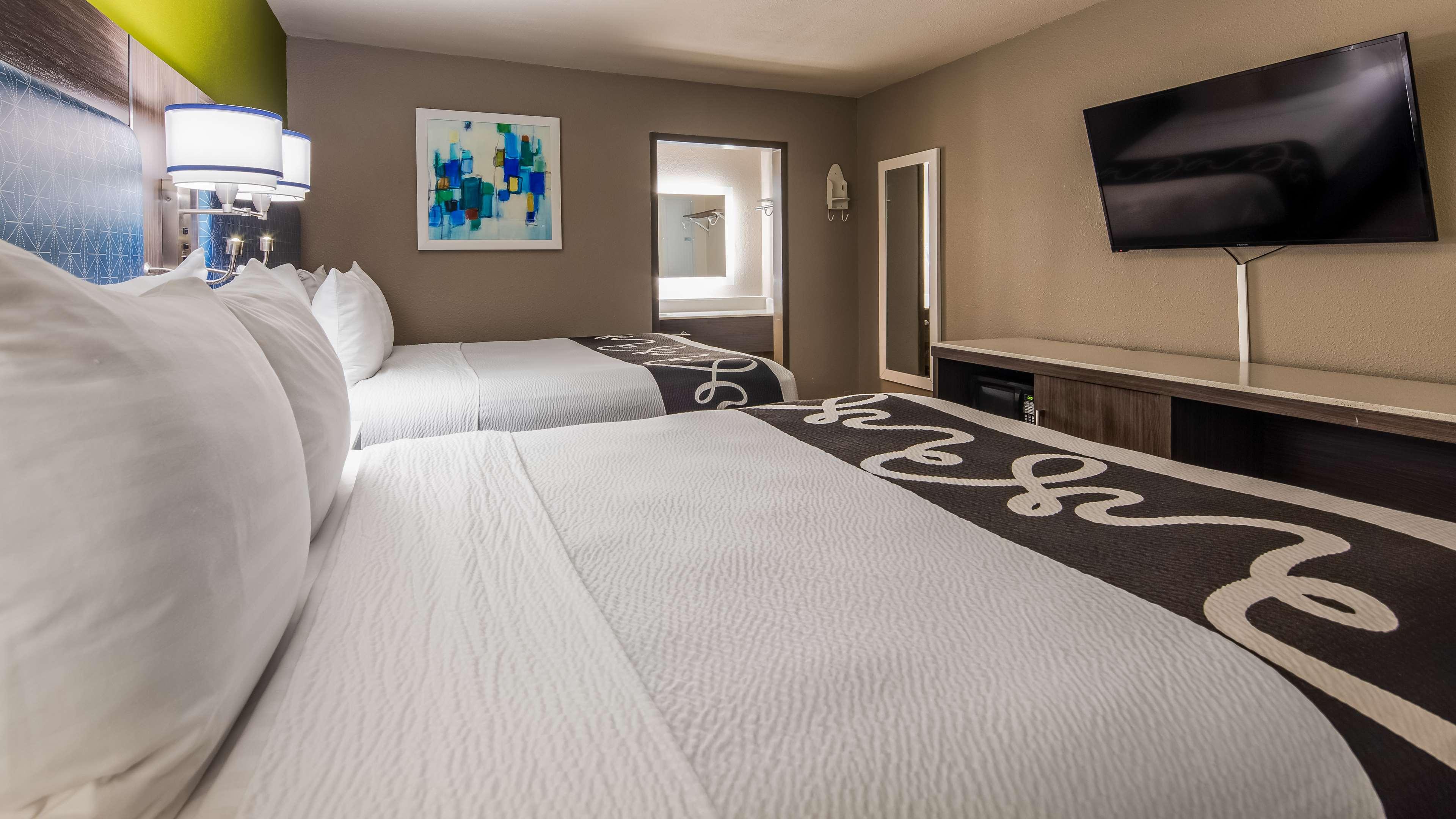 SureStay Plus Hotel by Best Western Point Richmond — photo 5
