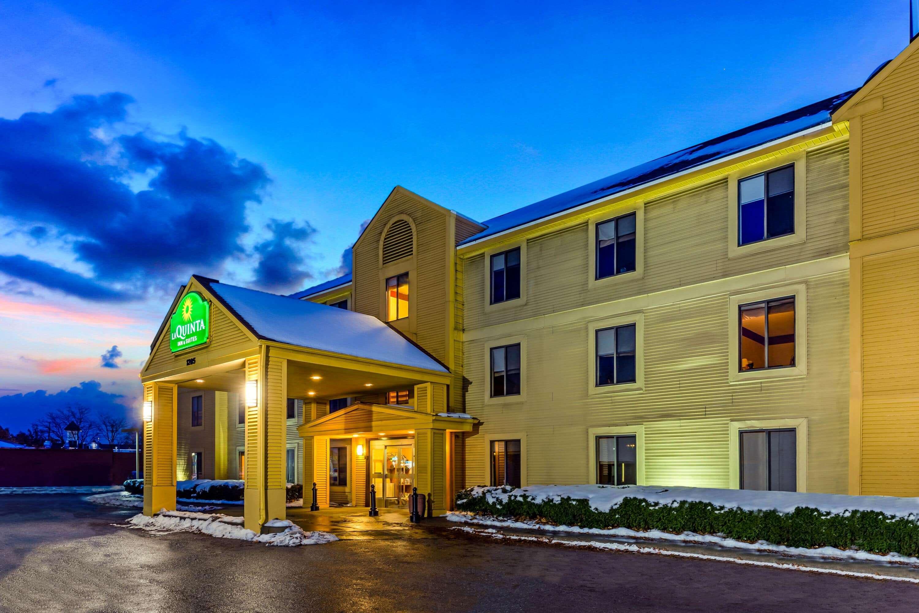 La Quinta Inn & Suites — photo 4