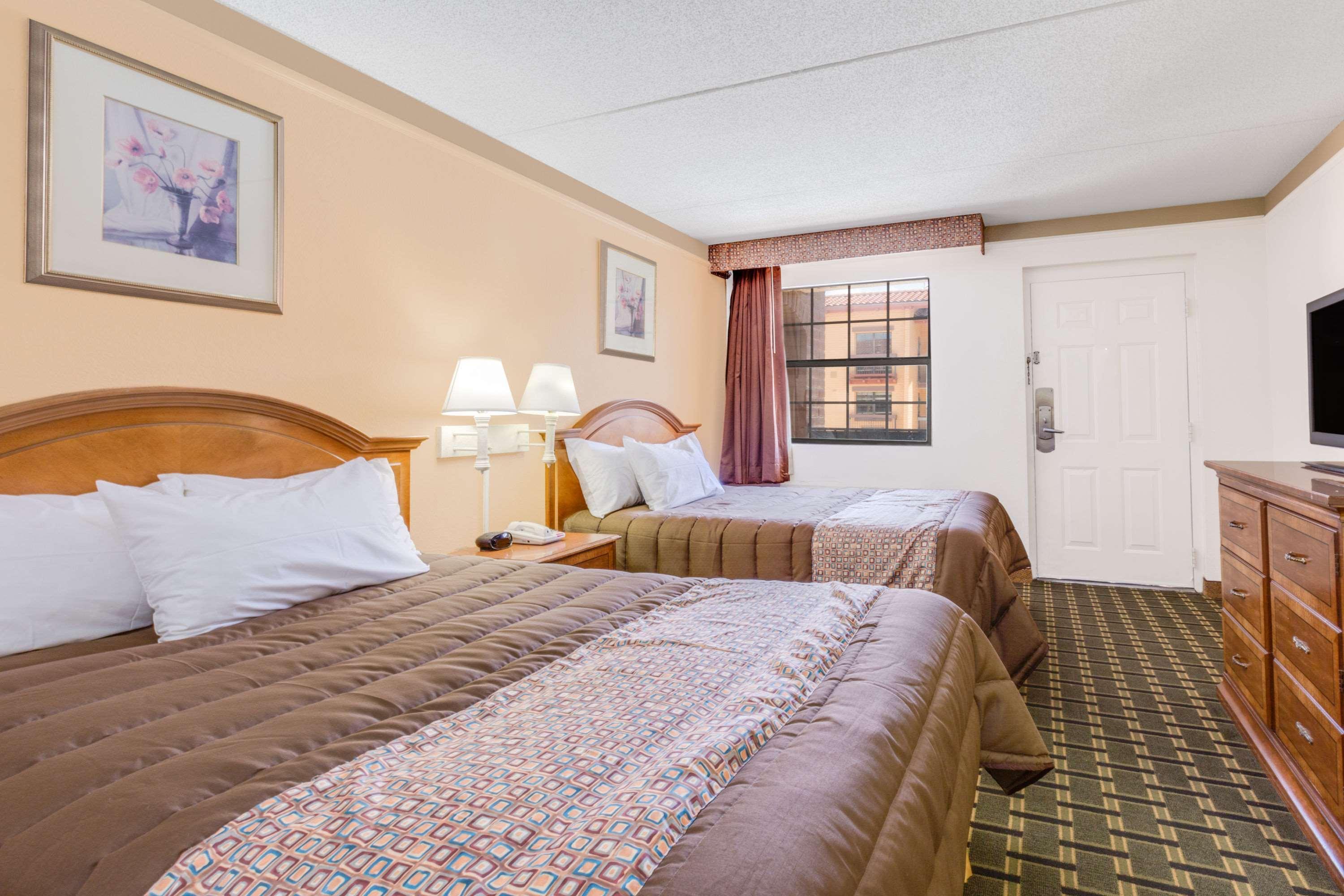 Days Inn Birmingham/West — photo 5