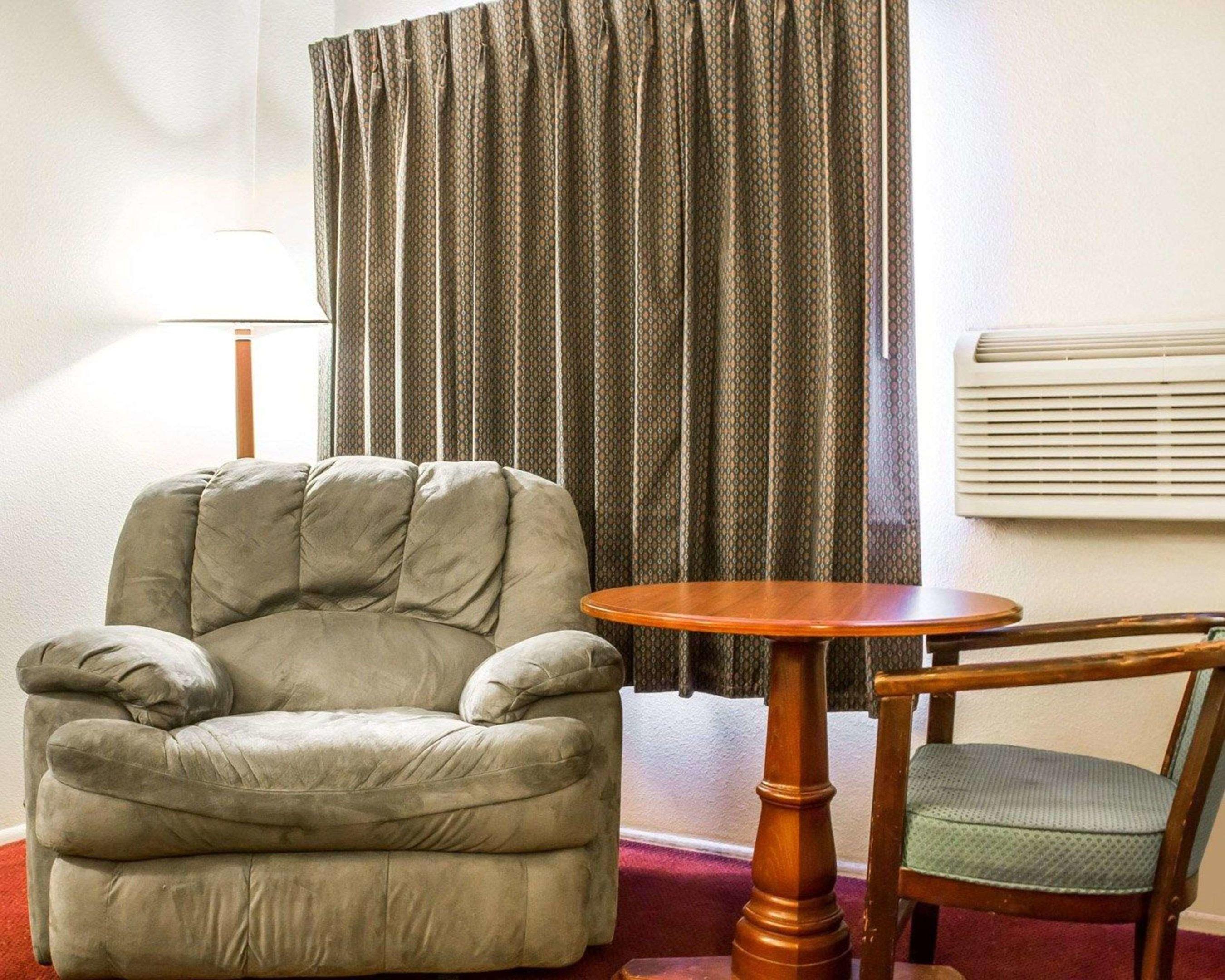 Rodeway Inn Winslow — photo 4