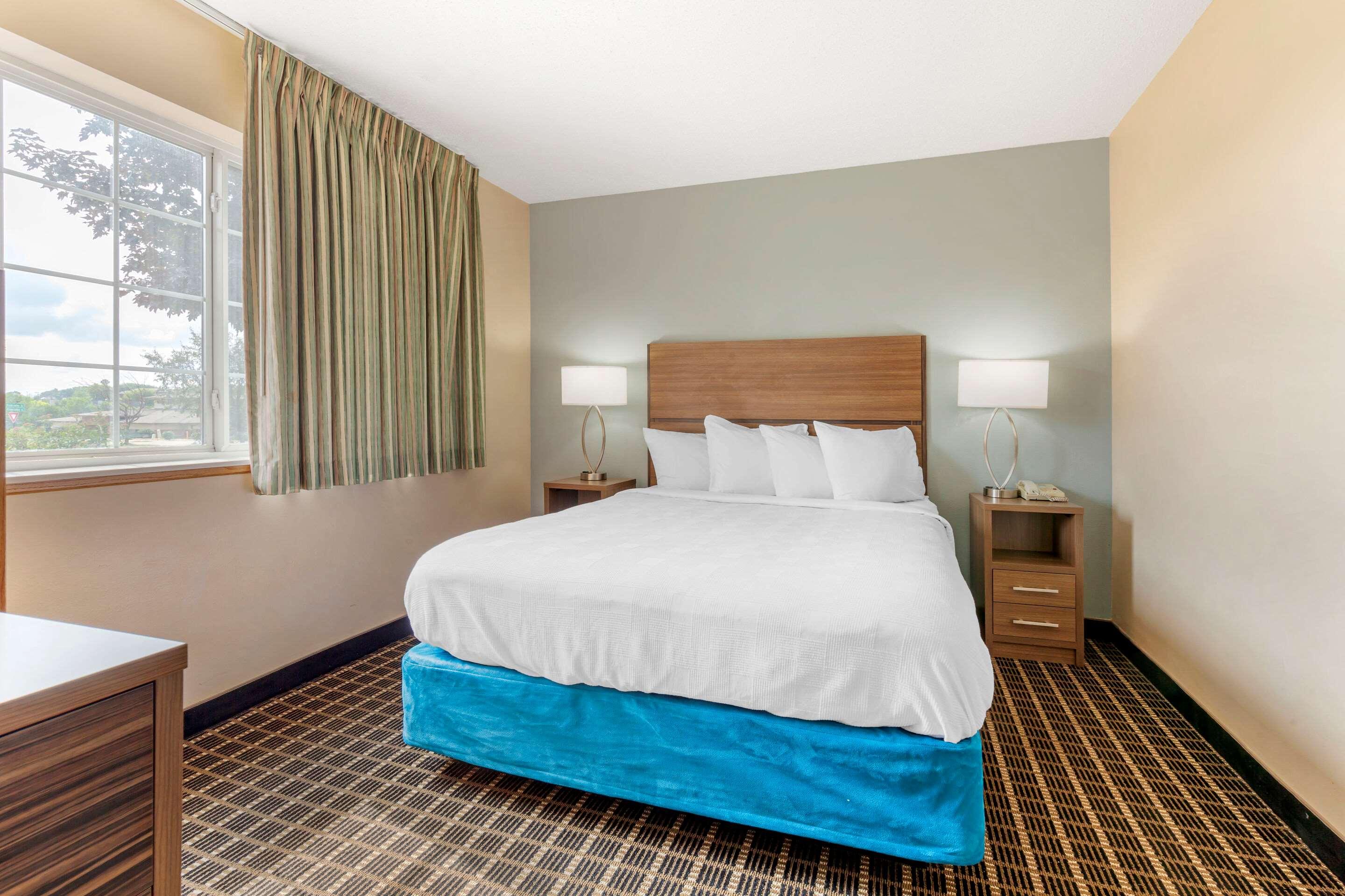 Mainstay Suites Dubuque — photo 4