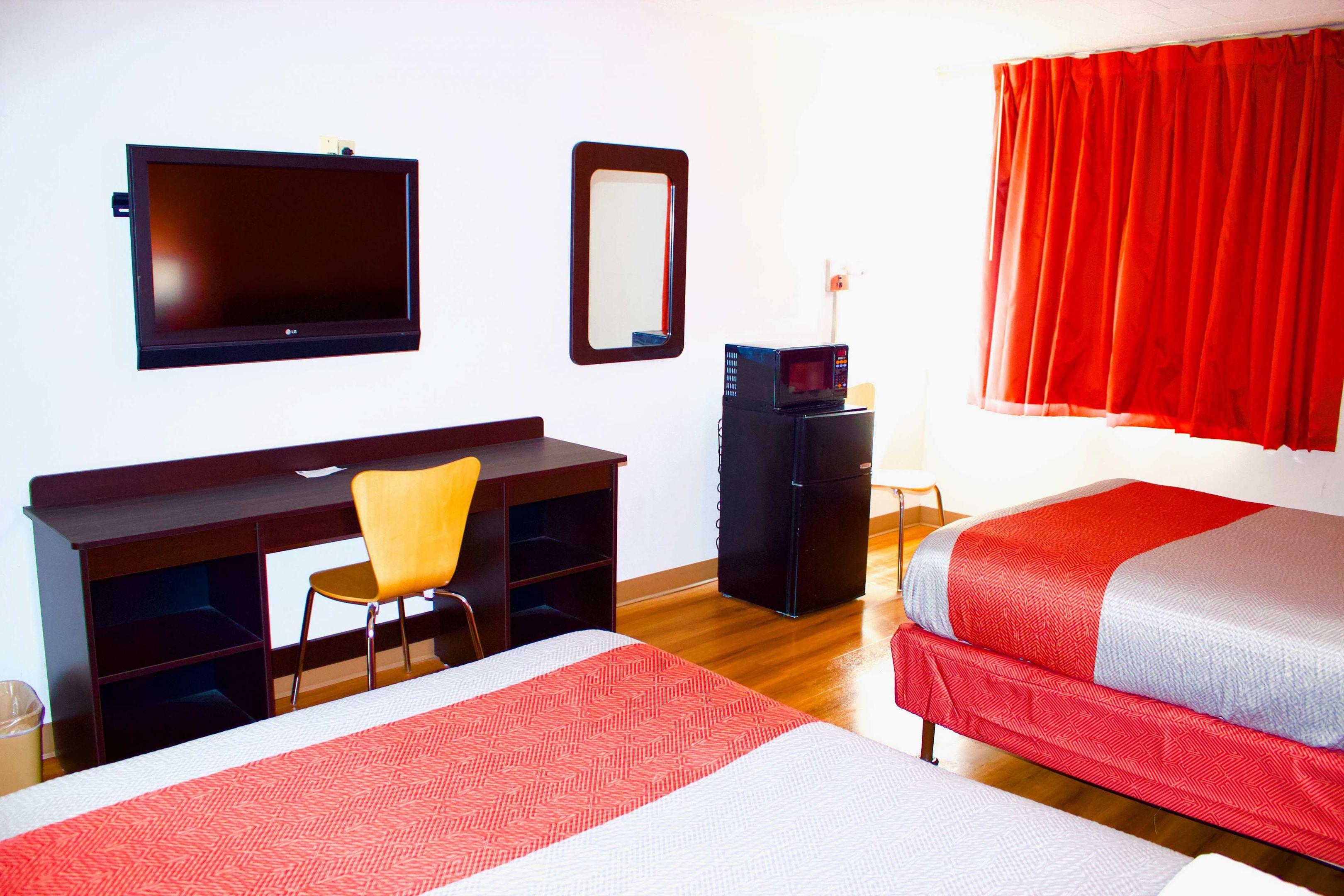 Motel 6 New Stanton, PA — photo 5