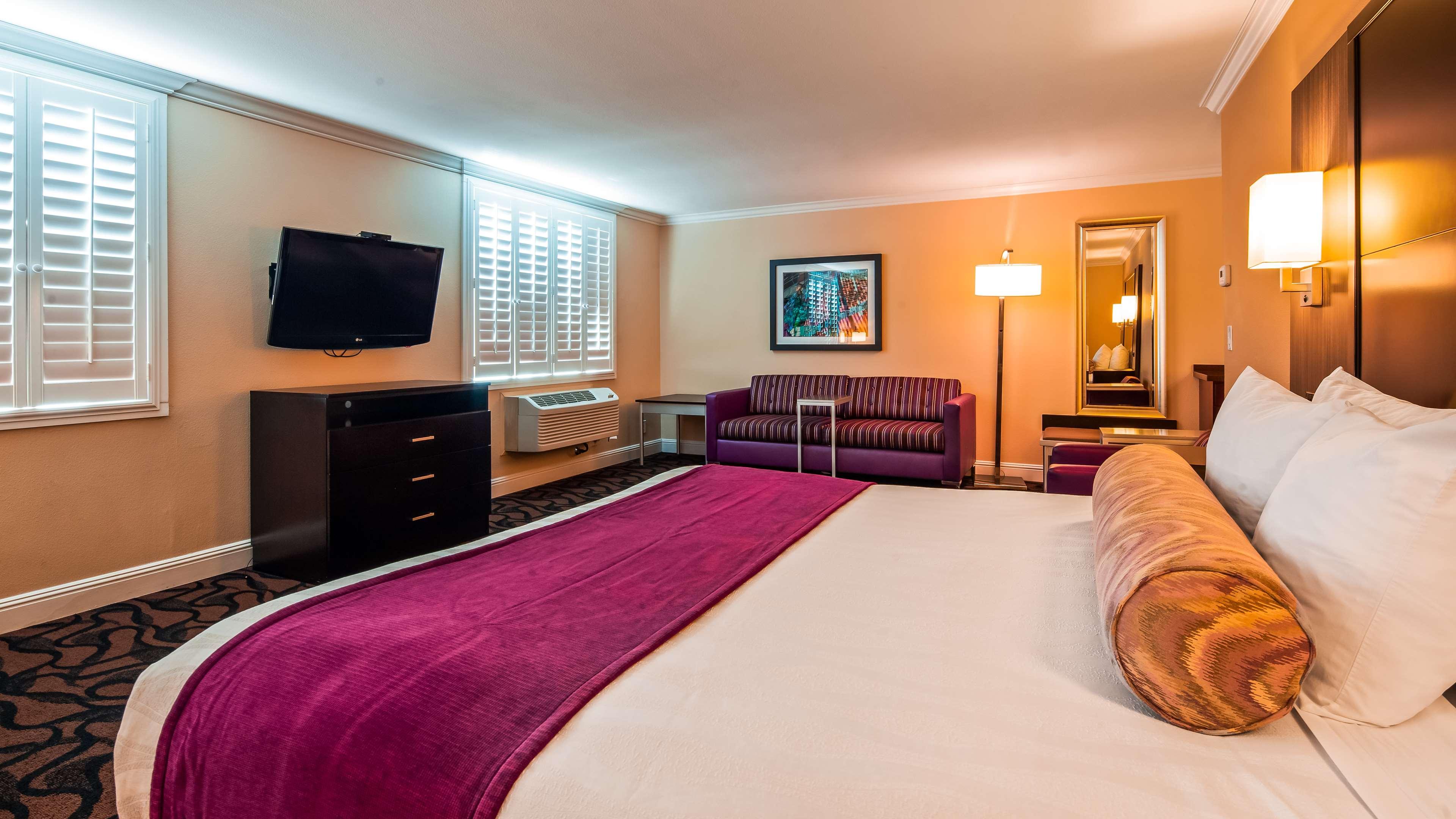 Best Western Plus Airport Plaza — photo 5