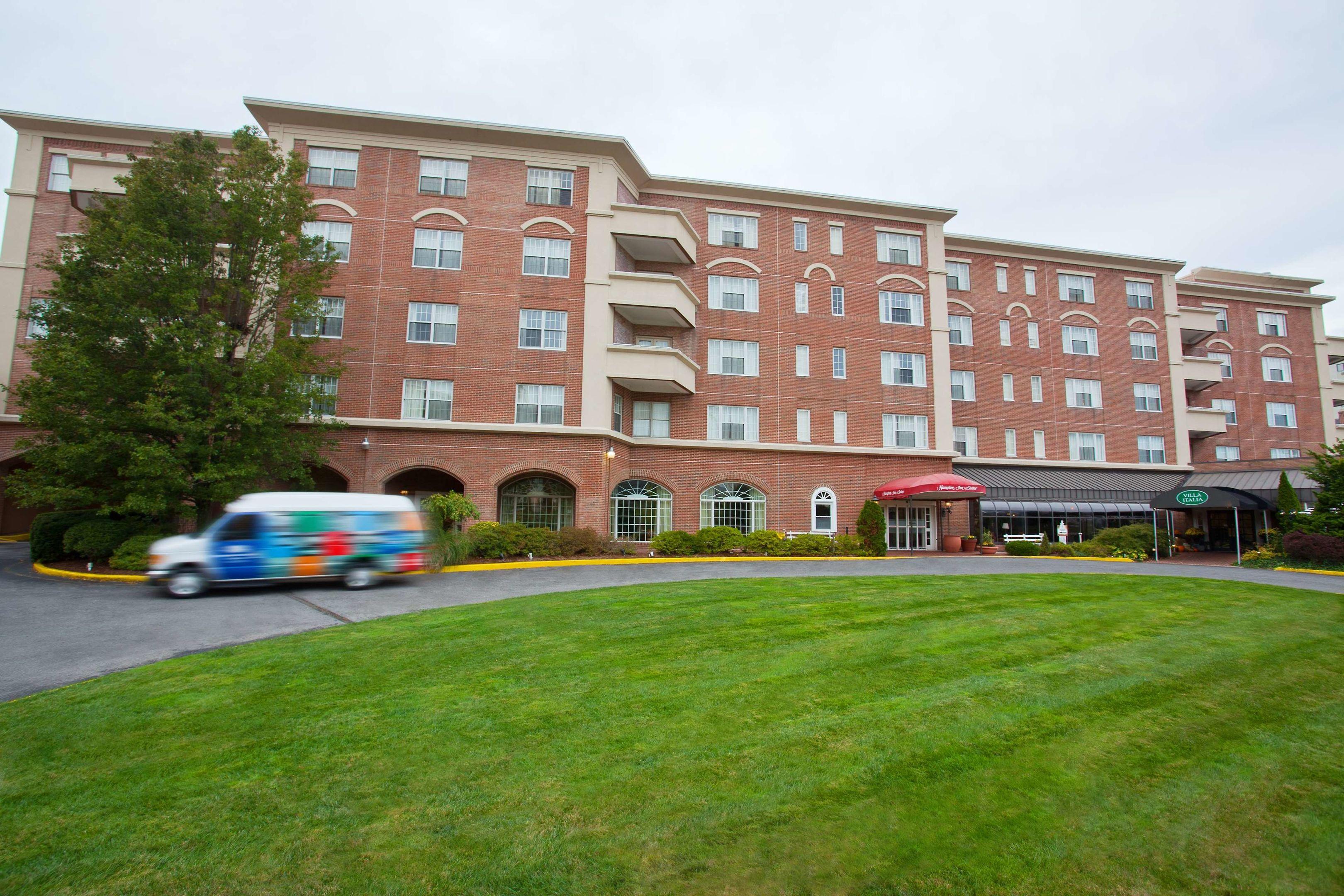 Hampton Inn & Suites Stamford — photo 5