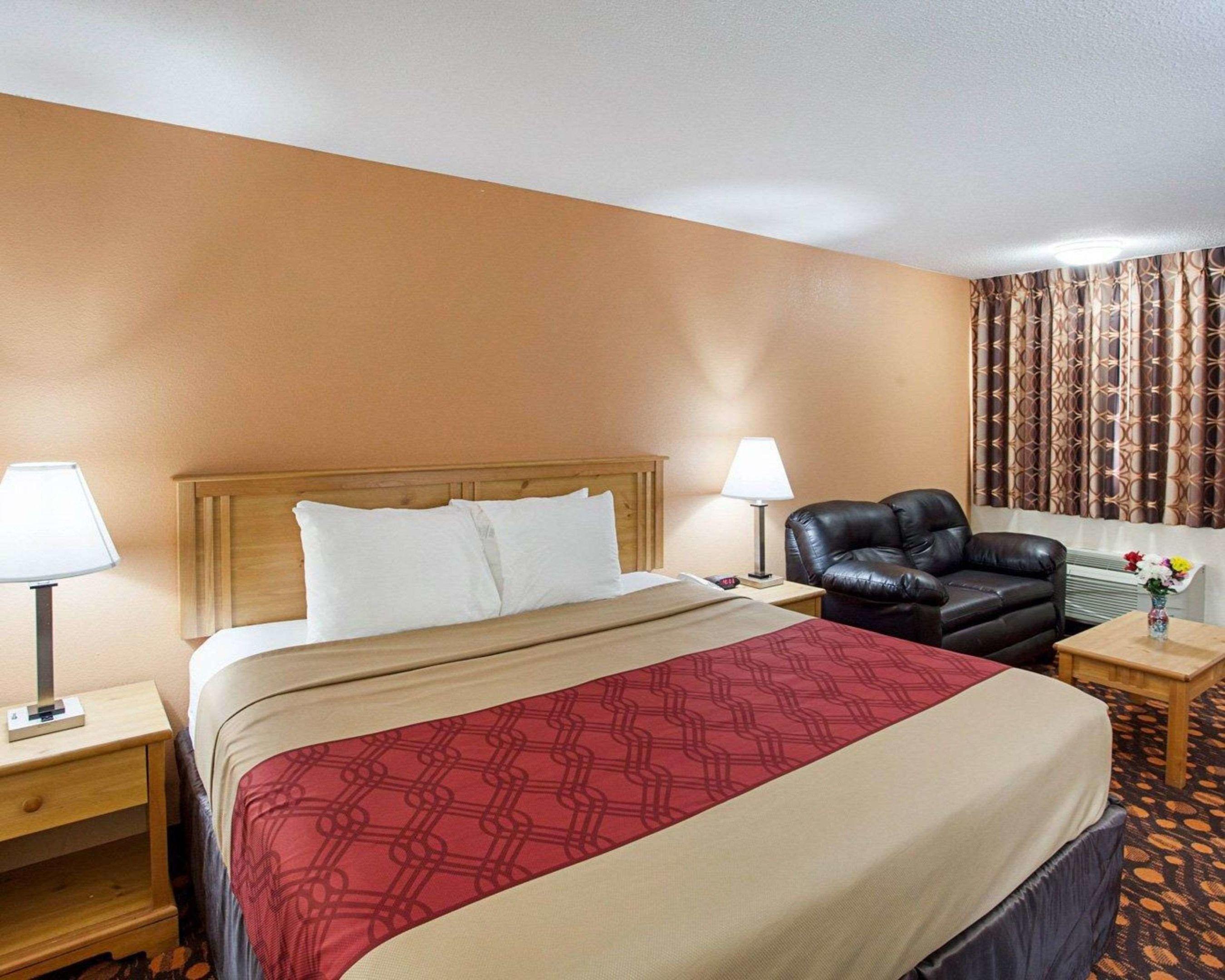 Econo Lodge Phillipsburg — photo 5