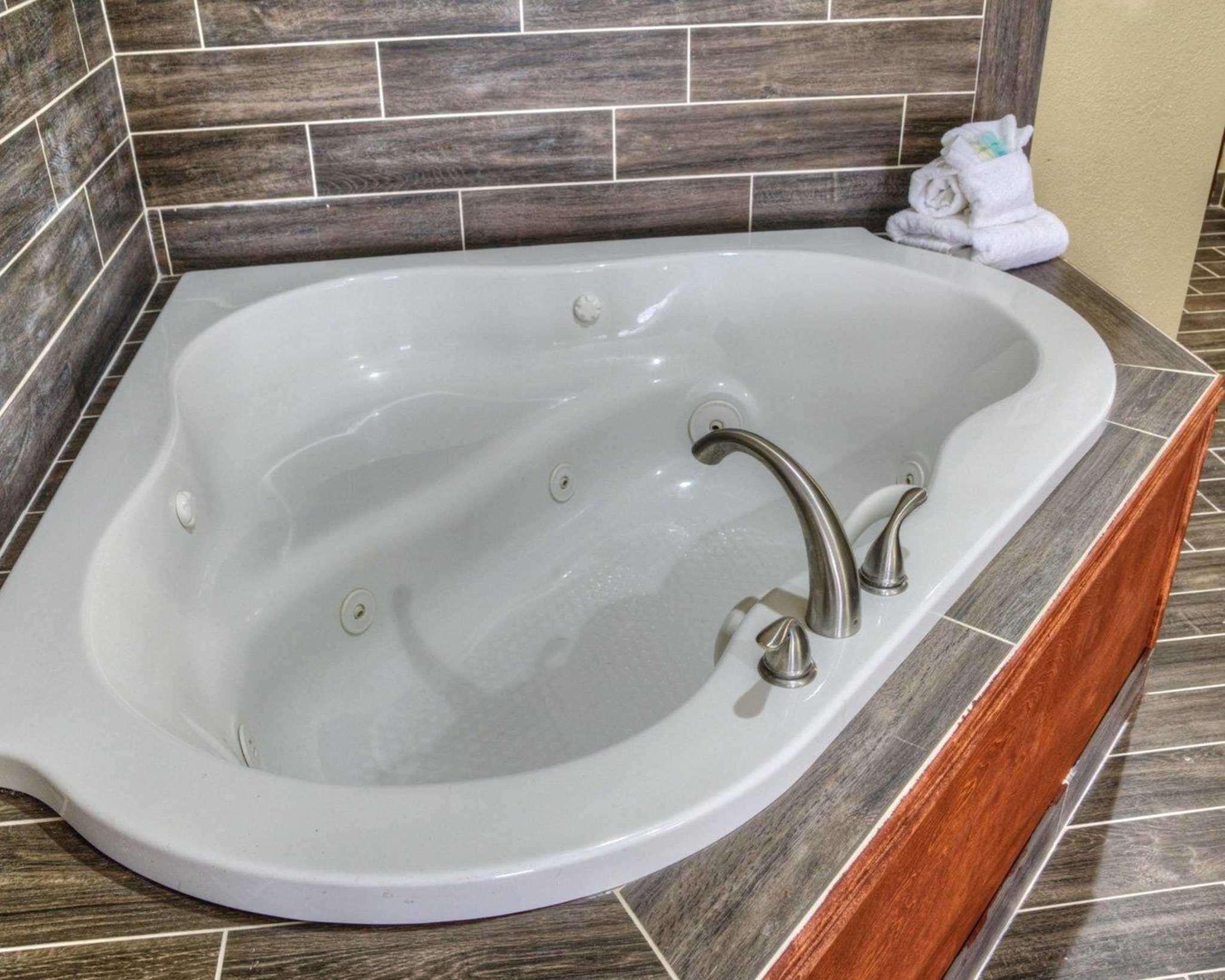 Comfort Suites — photo 5