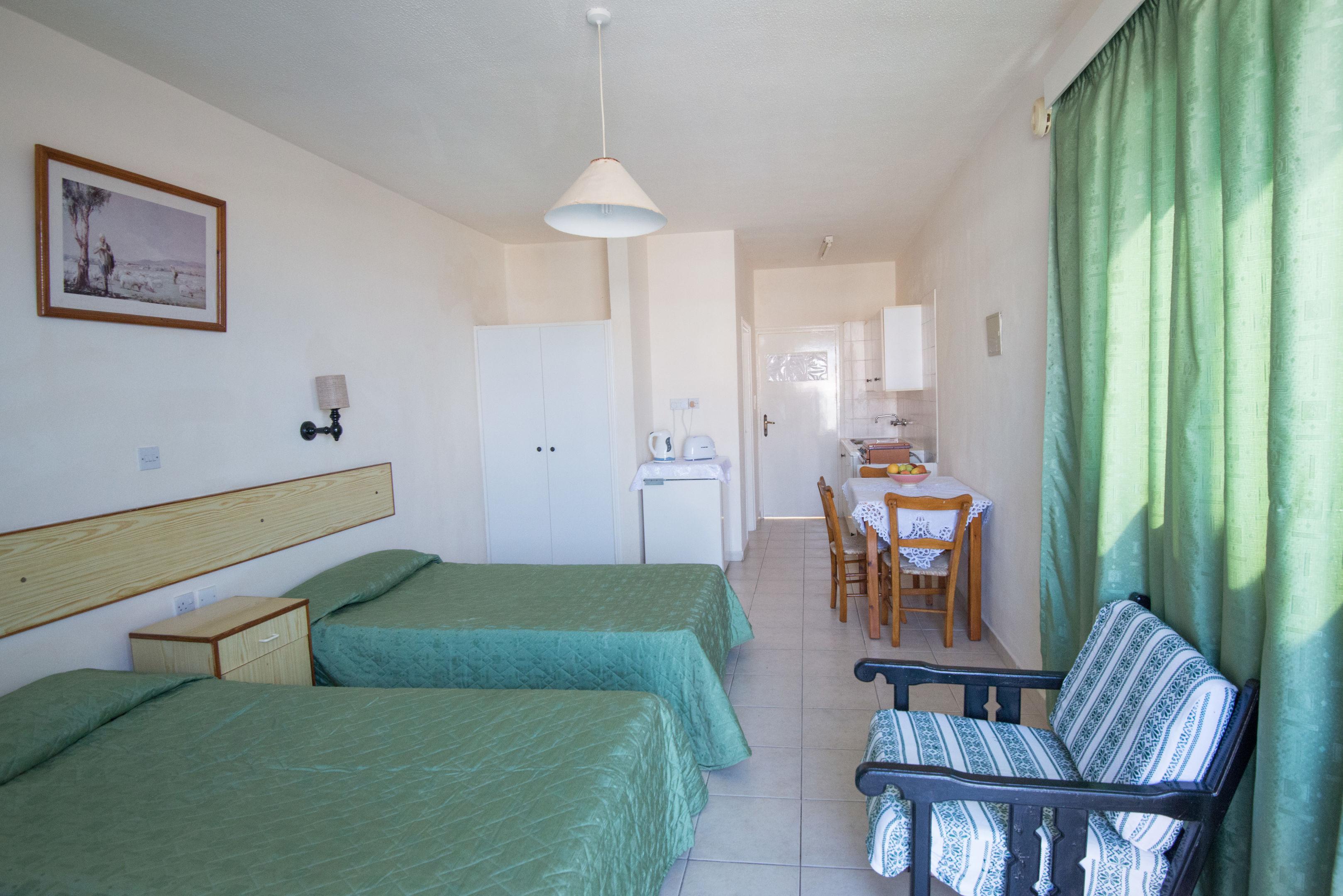 Flora Maria Hotel & Annex — photo 4