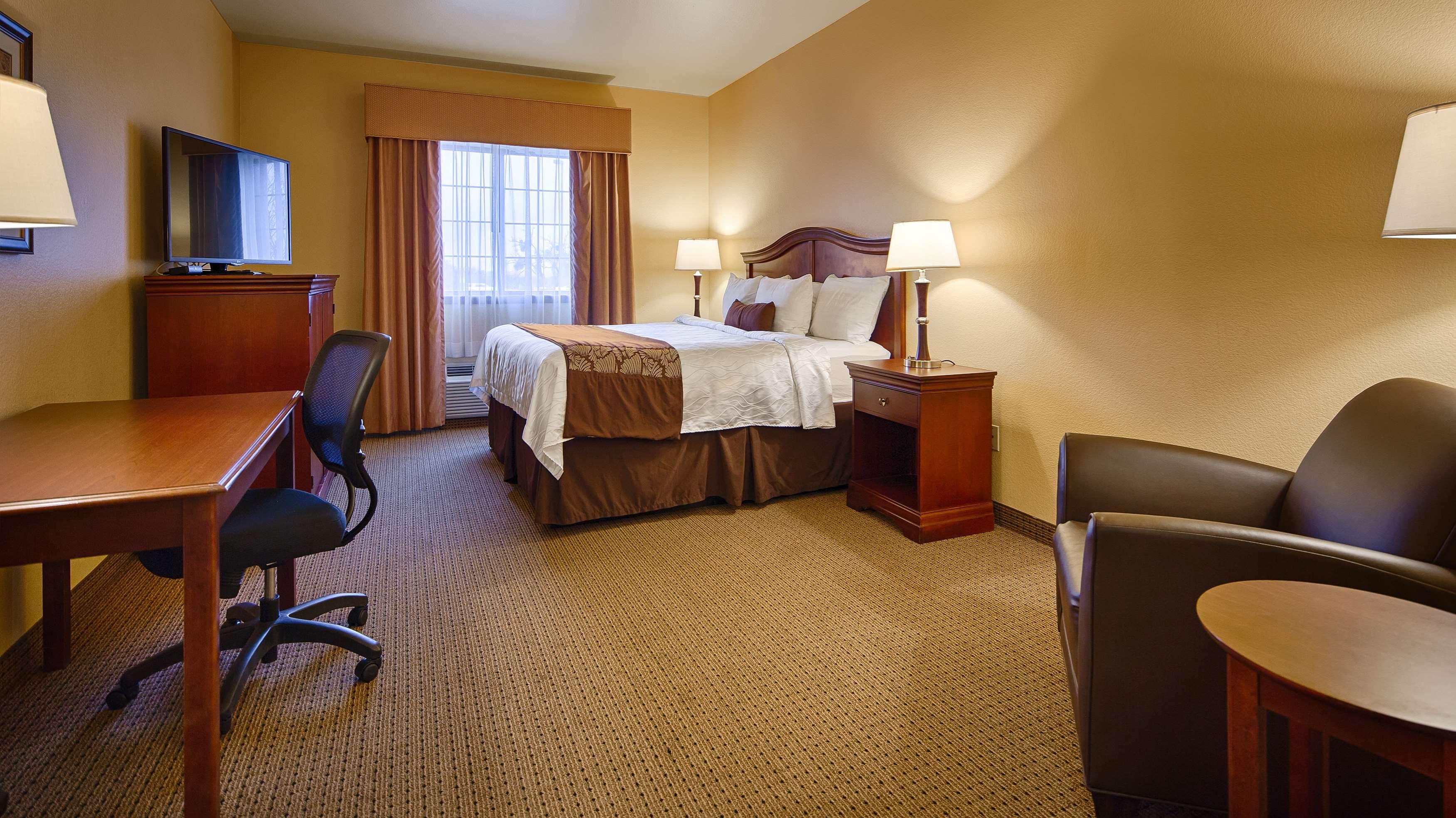 Best Western Plus Sweetwater Inn & Suites — photo 4