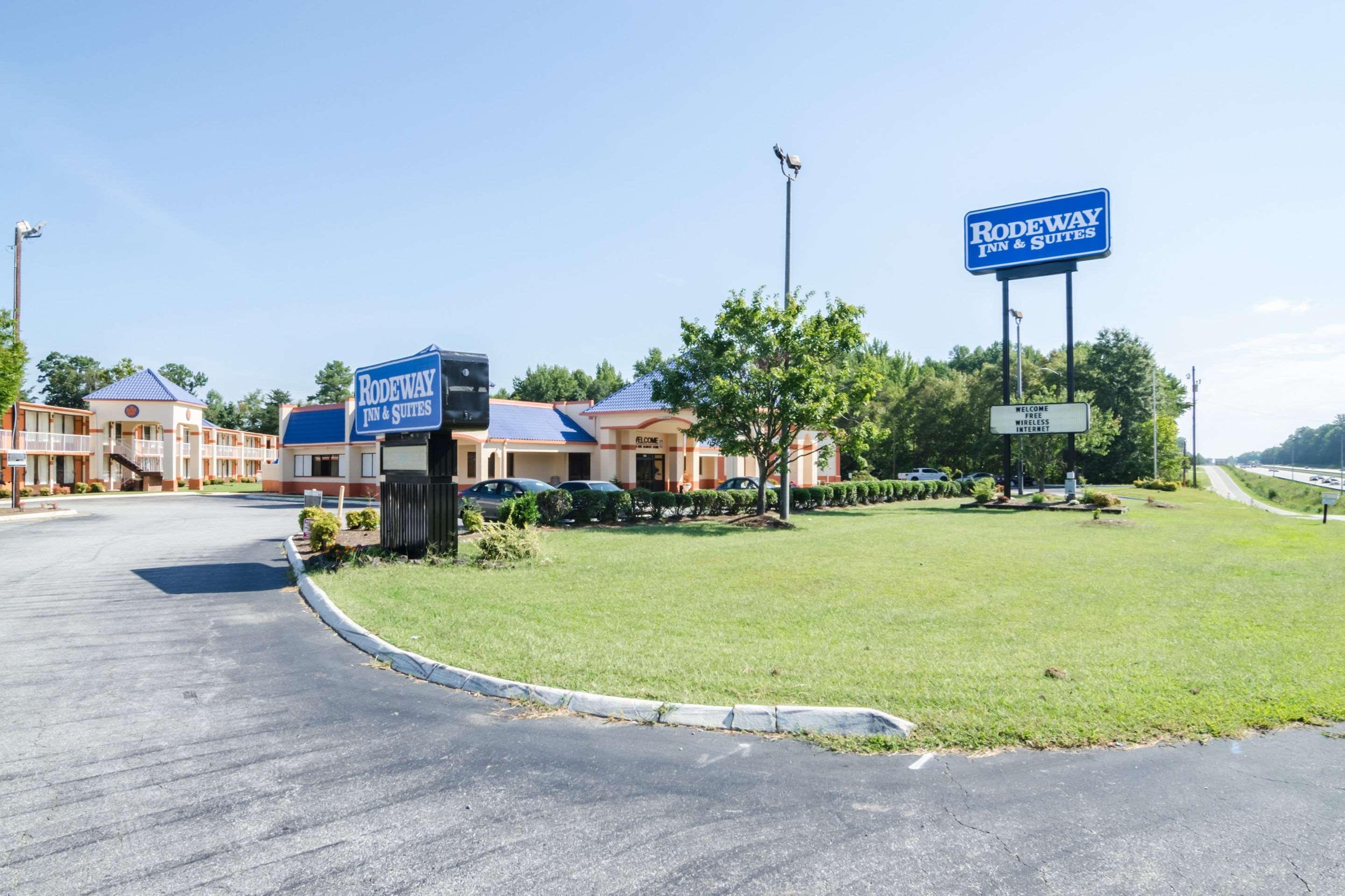 Rodeway Inn Hotel Greensboro — photo 4