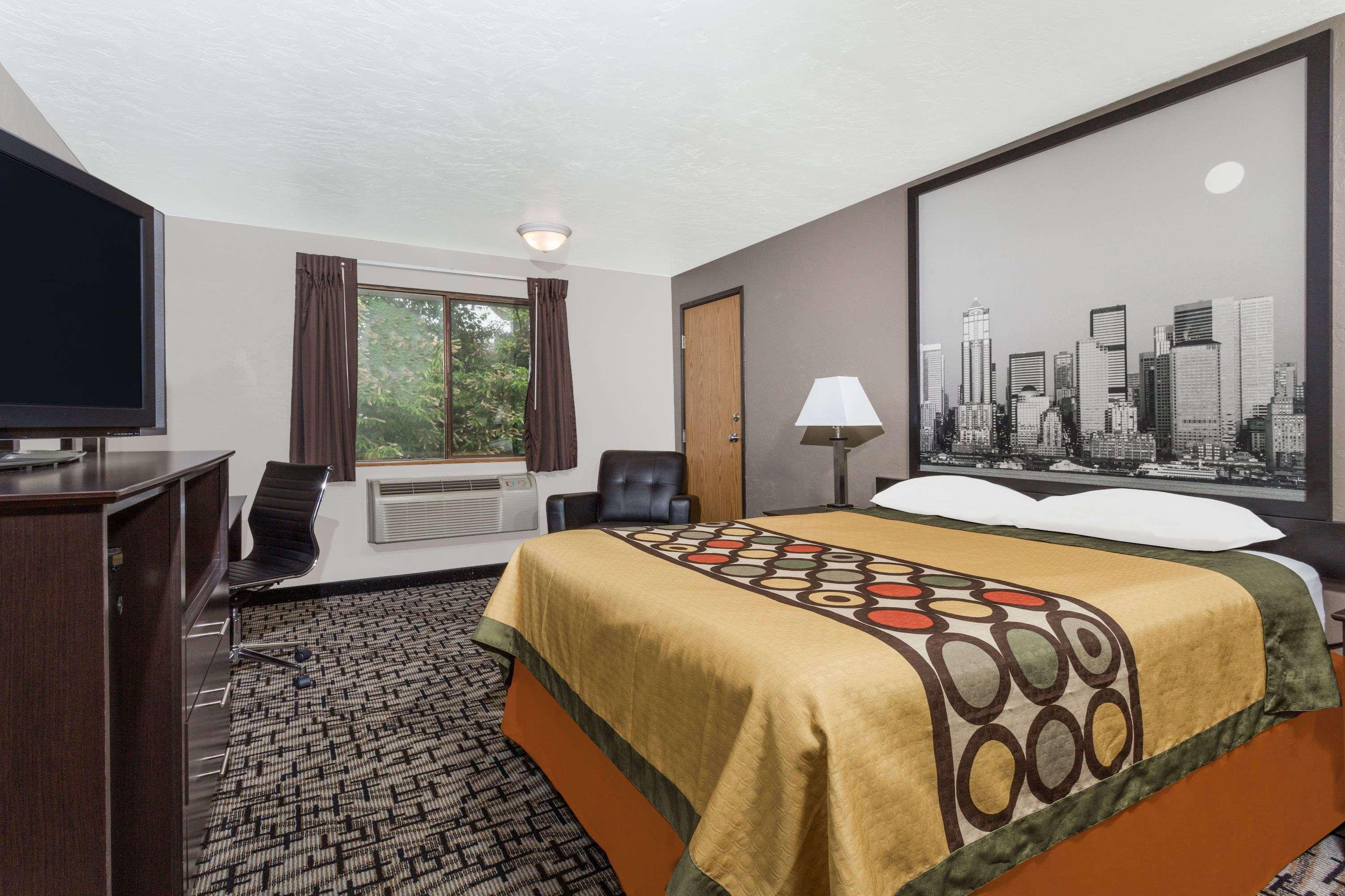 Super 8 by Wyndham Bremerton — photo 4