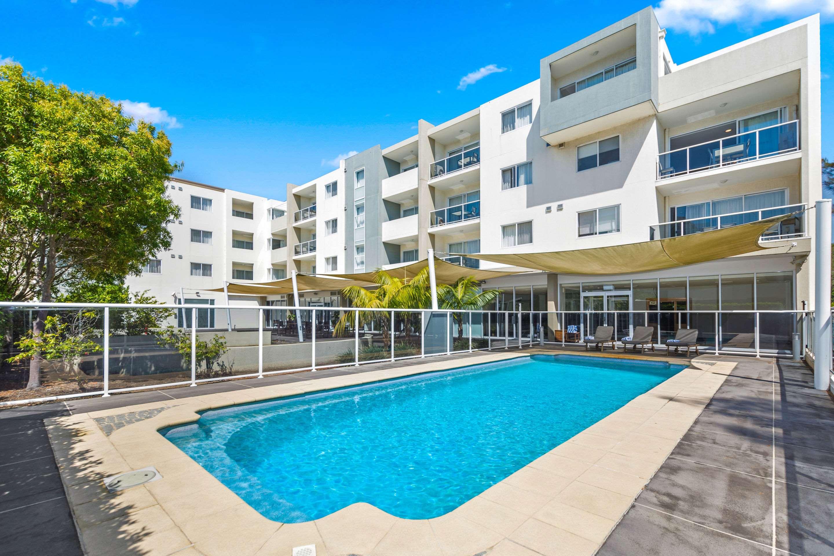 Quality Suites Pioneer Sands — photo 4