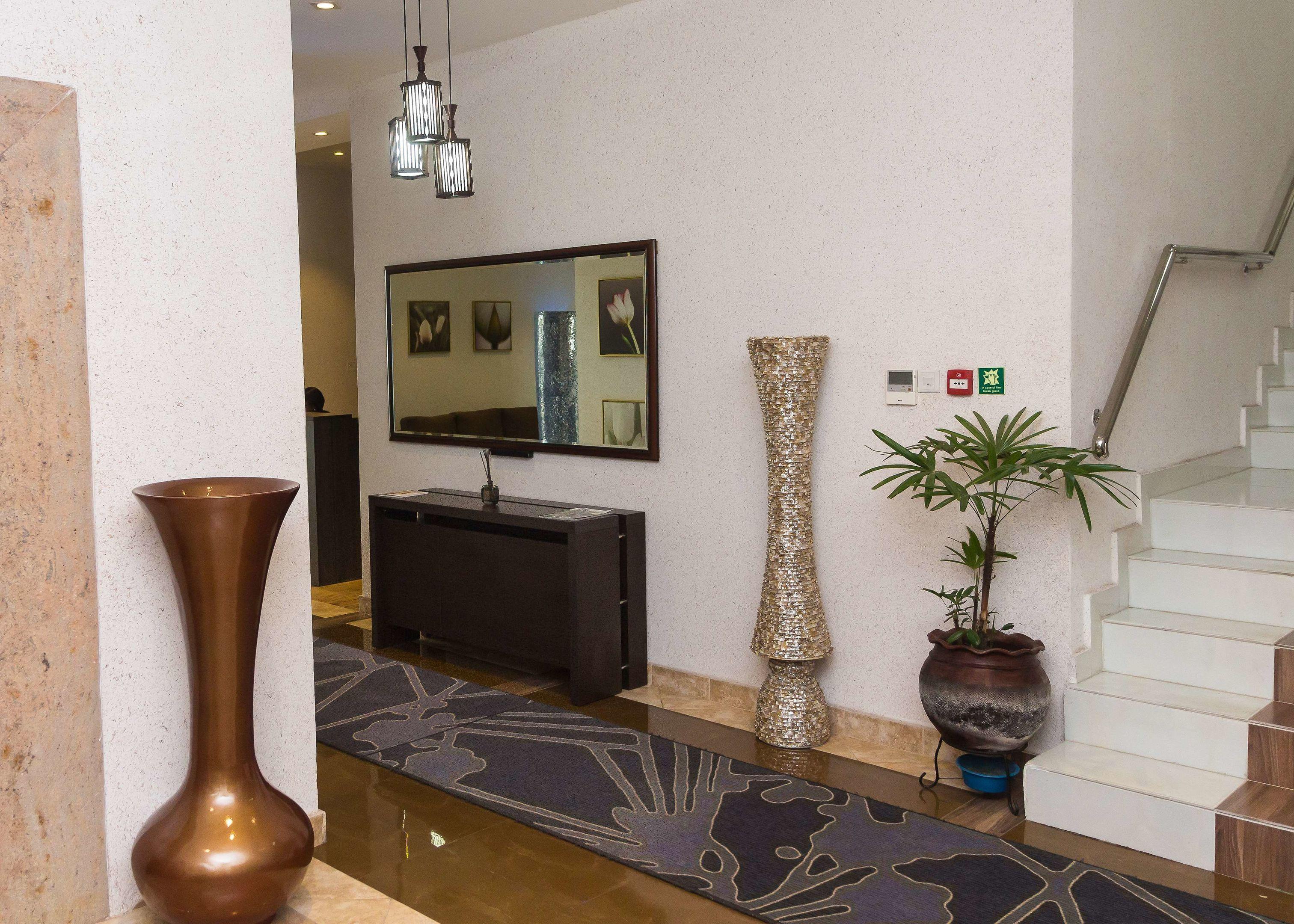 Golden Tulip Oniru Suites — photo 4