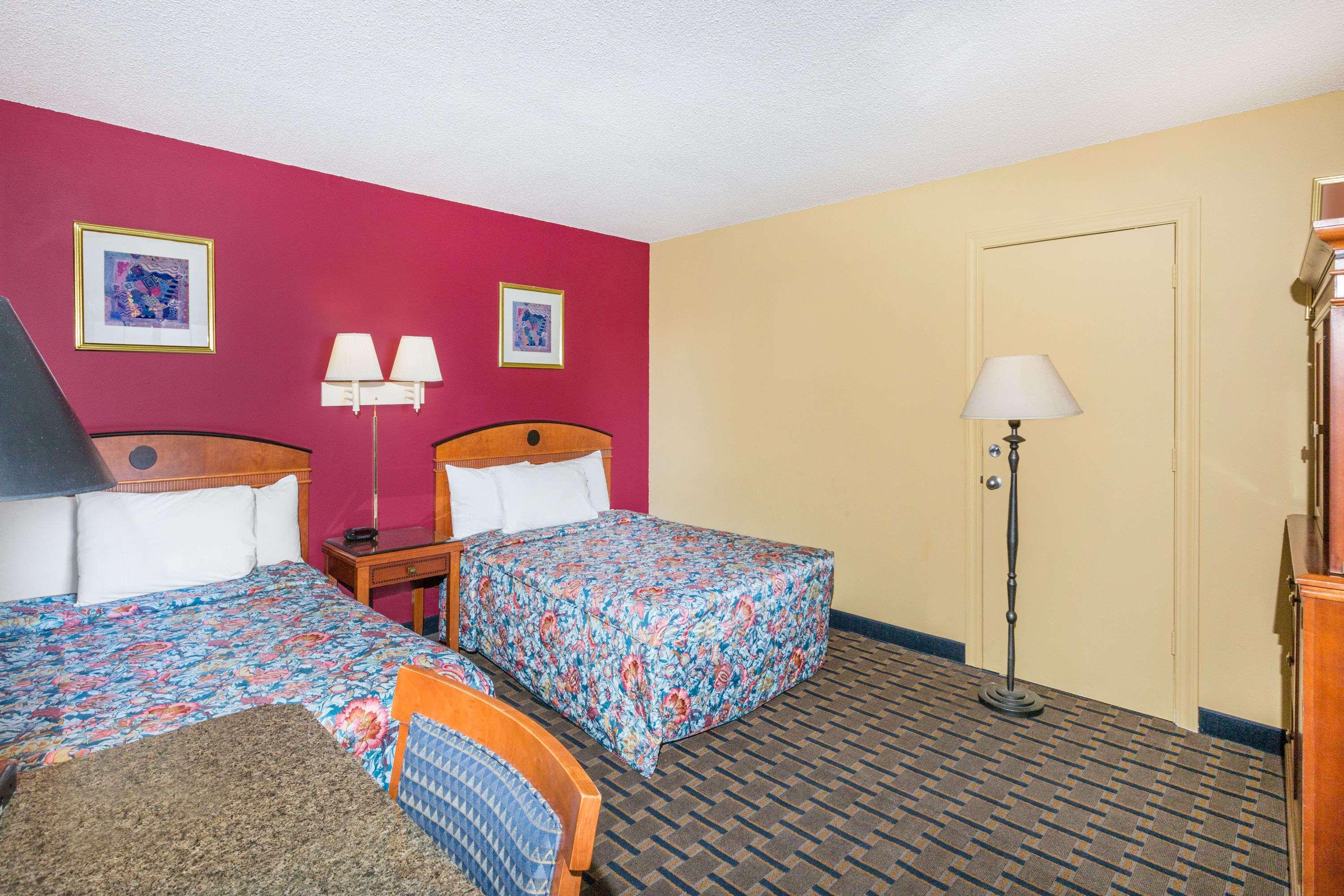 Days Inn by Wyndham Red Bluff — photo 3