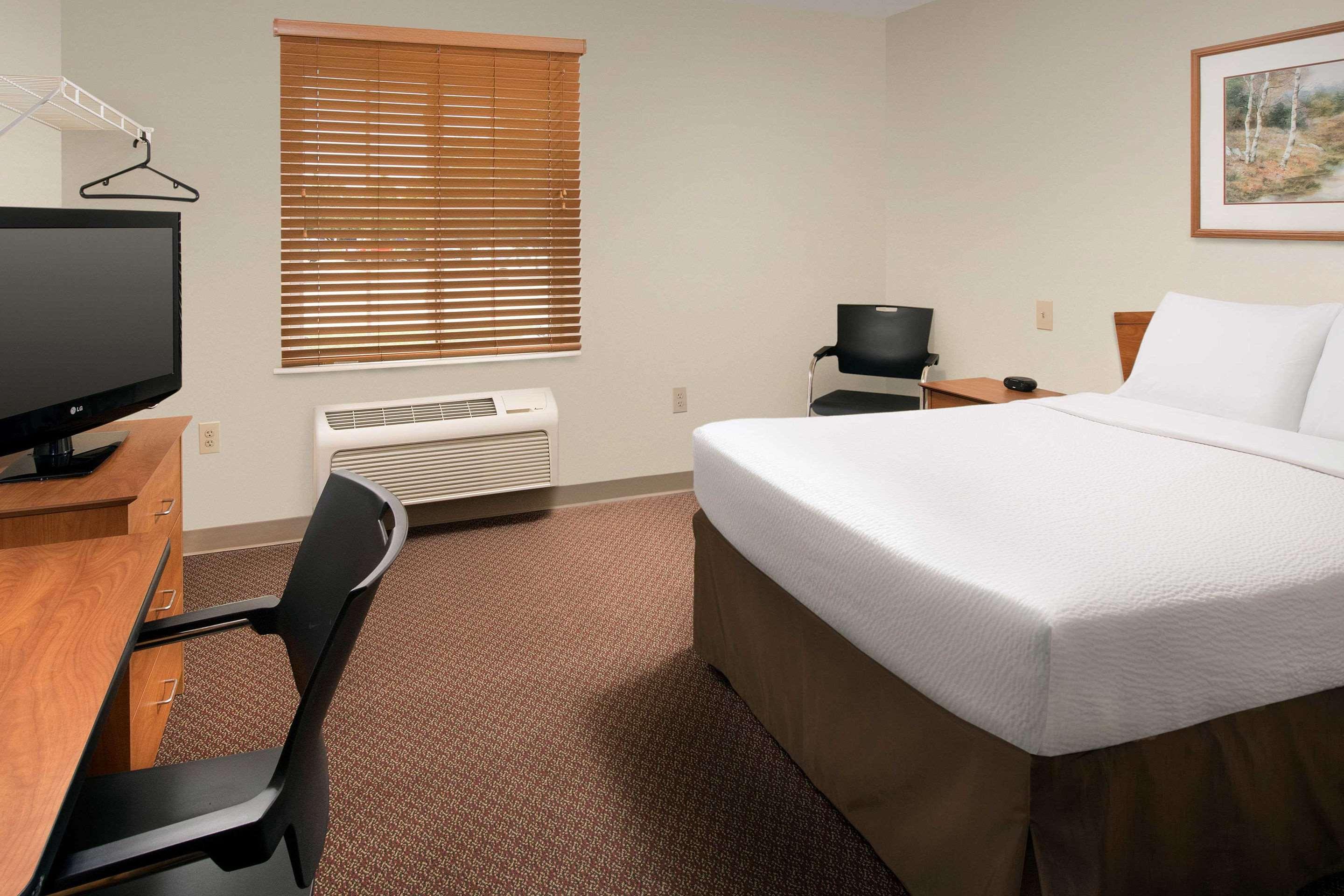 WoodSpring Suites Champaign Urbana — photo 5