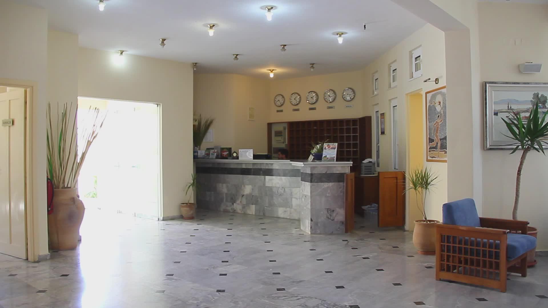 Alexander House — photo 3