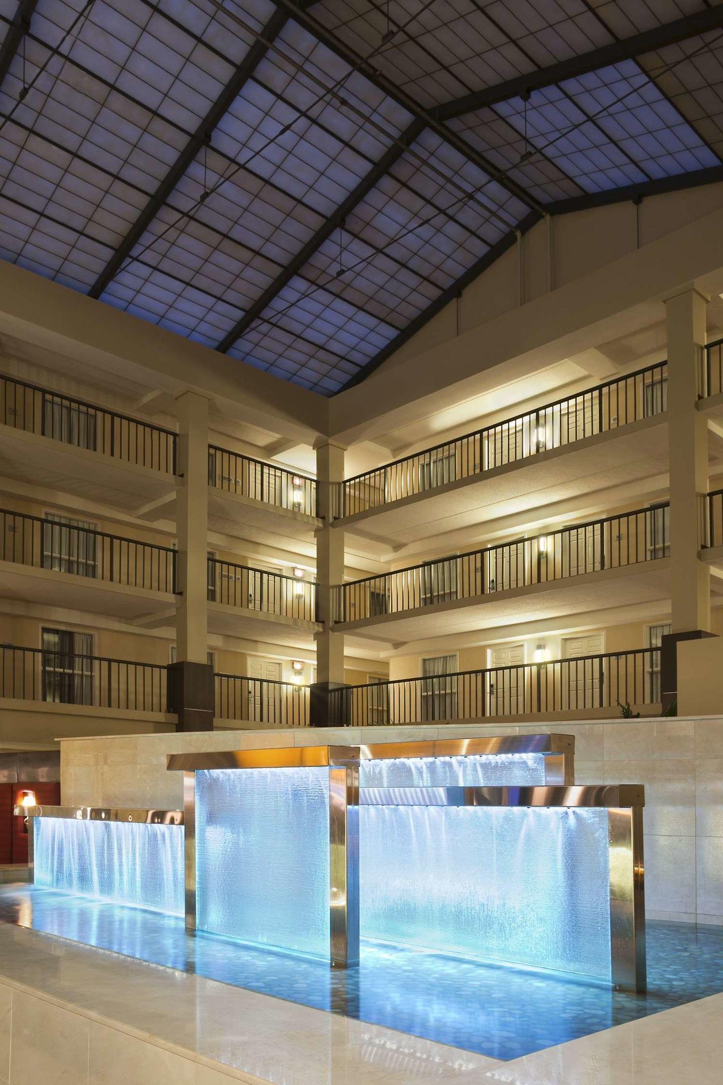 Embassy Suites Cleveland Beachwood — photo 4