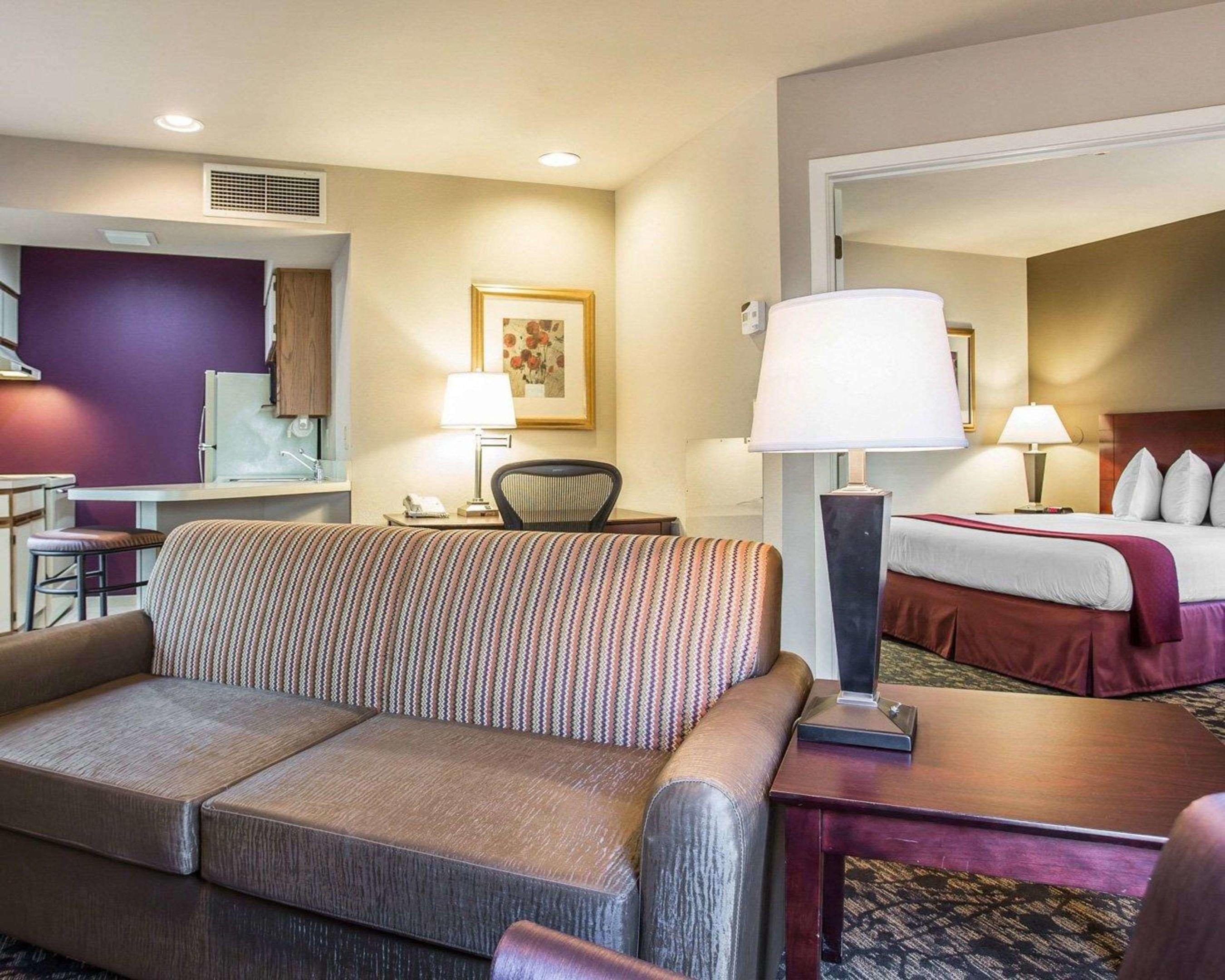 Quality Suites Buckhead Village — photo 5