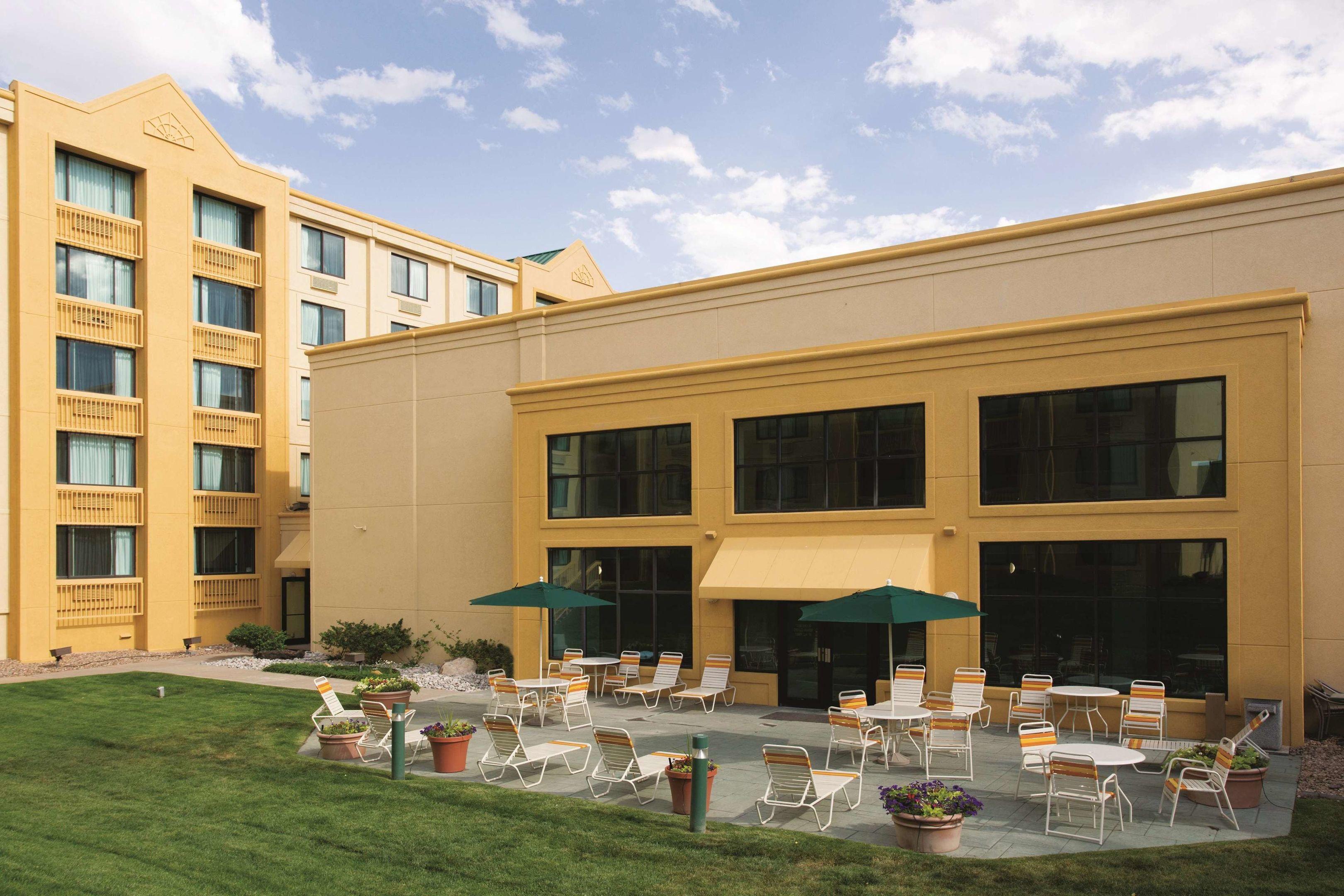La Quinta Inn & Suites Denver Englewood Tech Center — photo 3