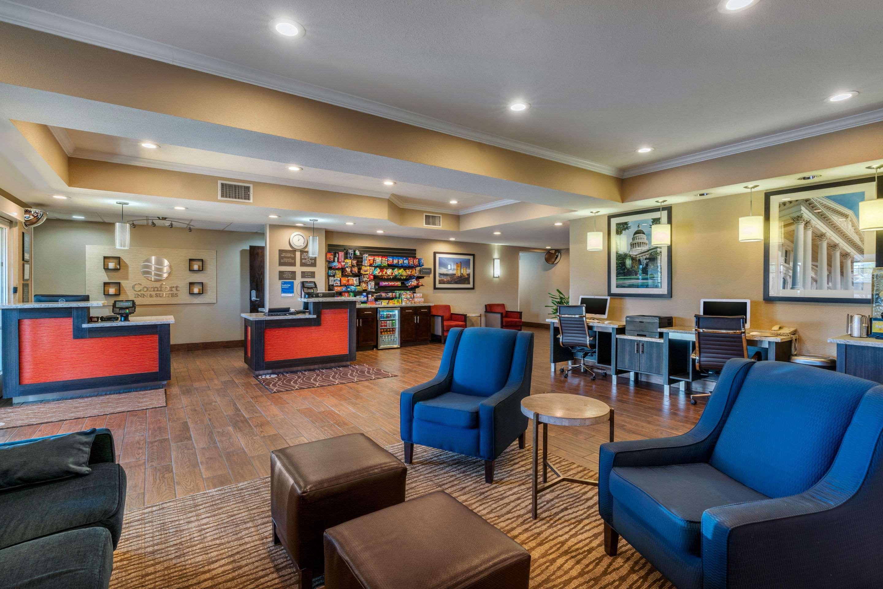 Comfort Inn & Suites Sacramento - University Area — photo 4