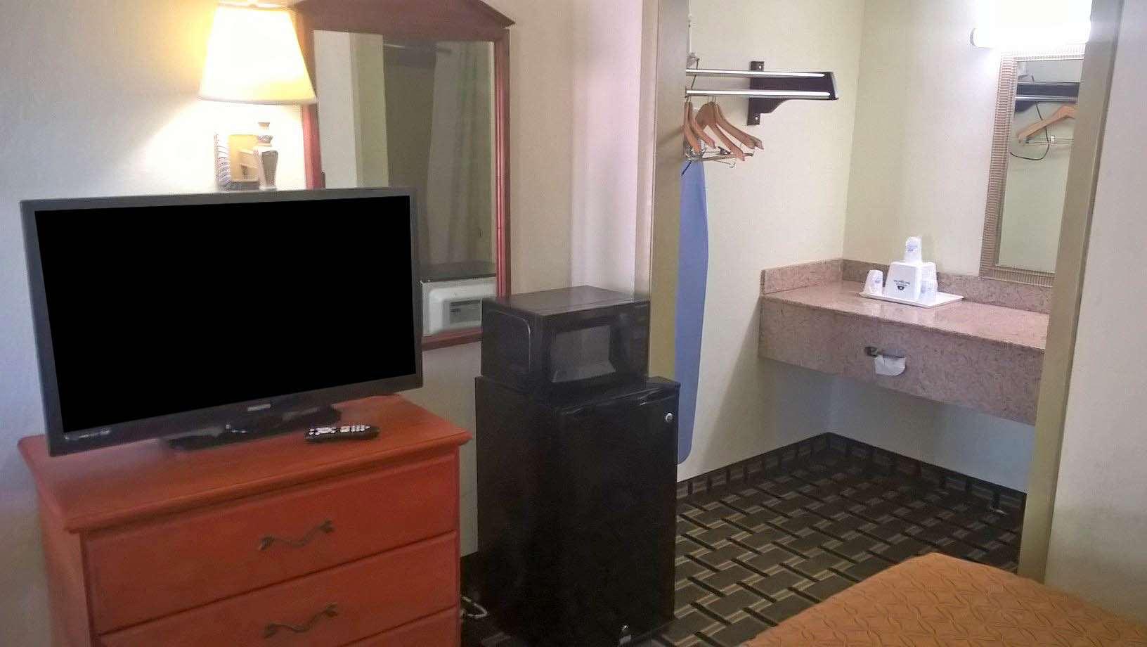 Americas Best Value Inn — photo 4