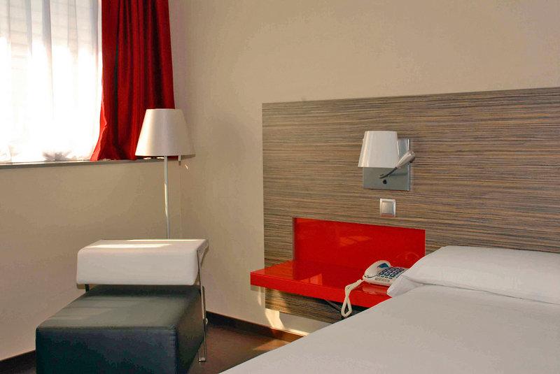 Hotel ILUNION Barcelona — photo 4