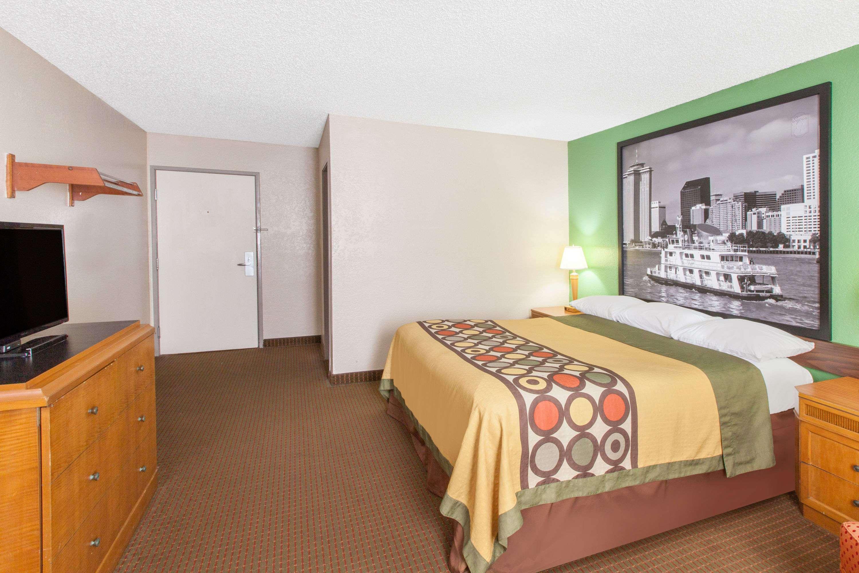 Super 8 by Wyndham Lafayette LA — photo 5