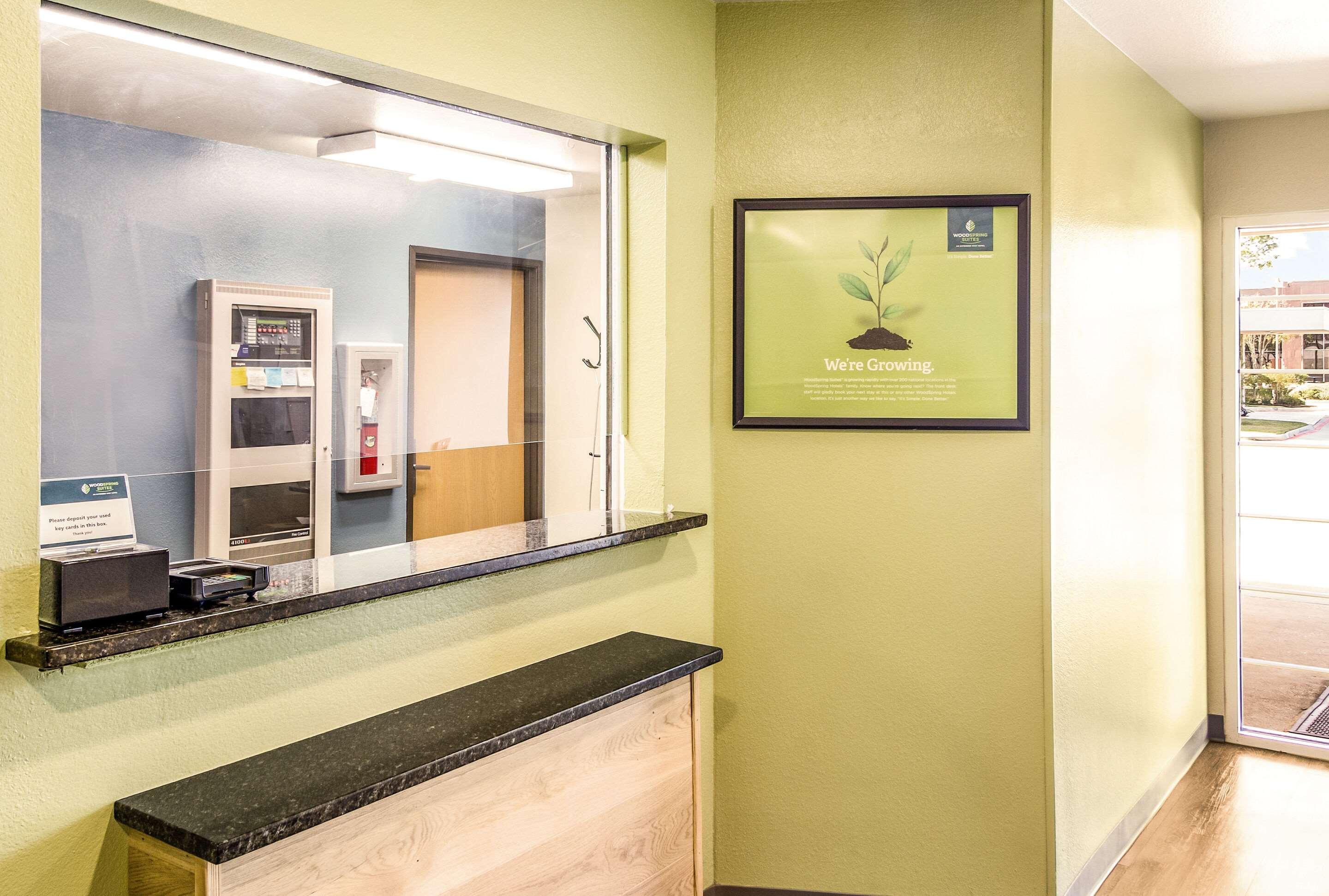 WoodSpring Suites Houston Baytown — photo 4