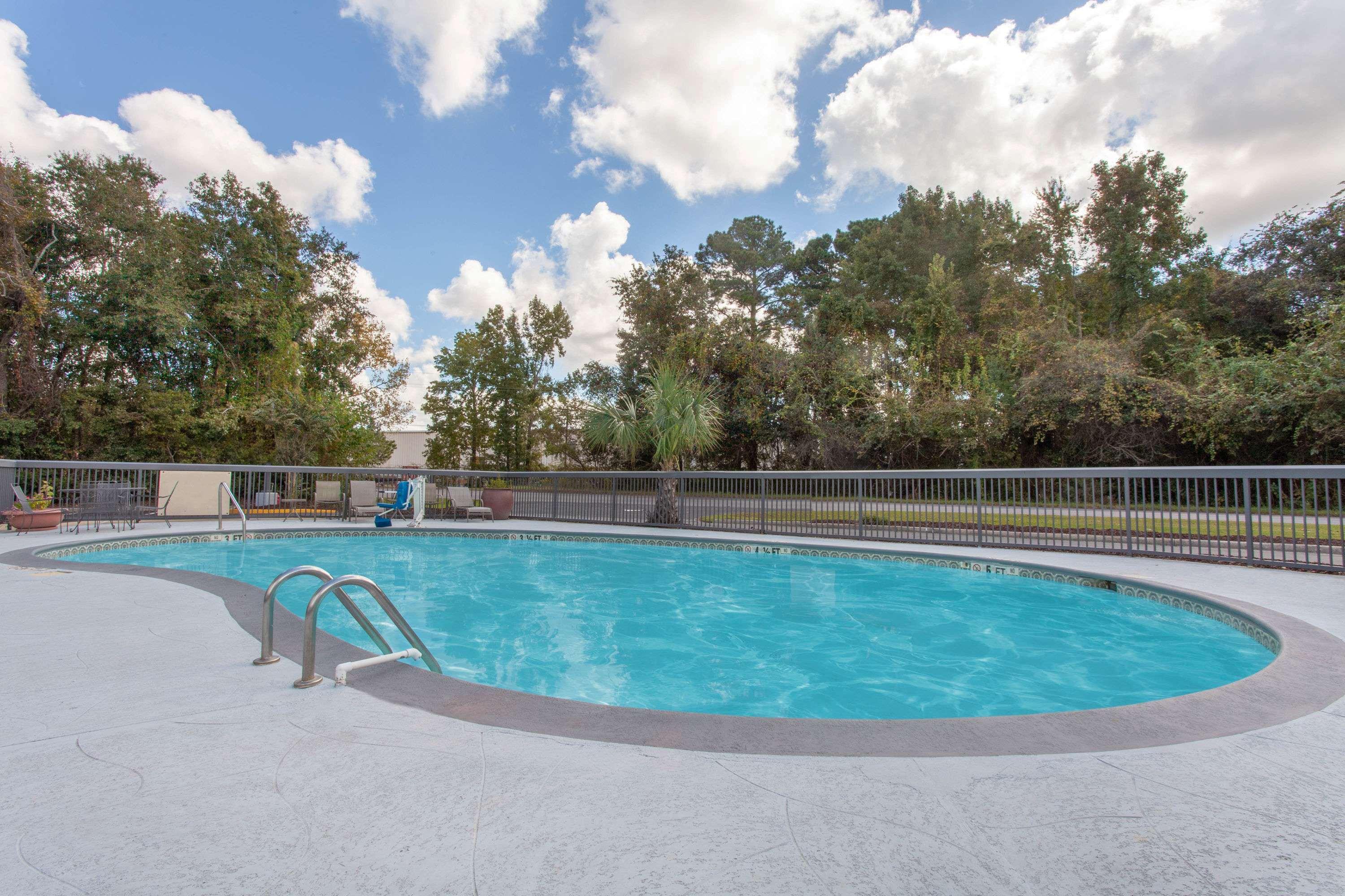 Wingate by Wyndham Charleston Airport Coliseum — photo 4