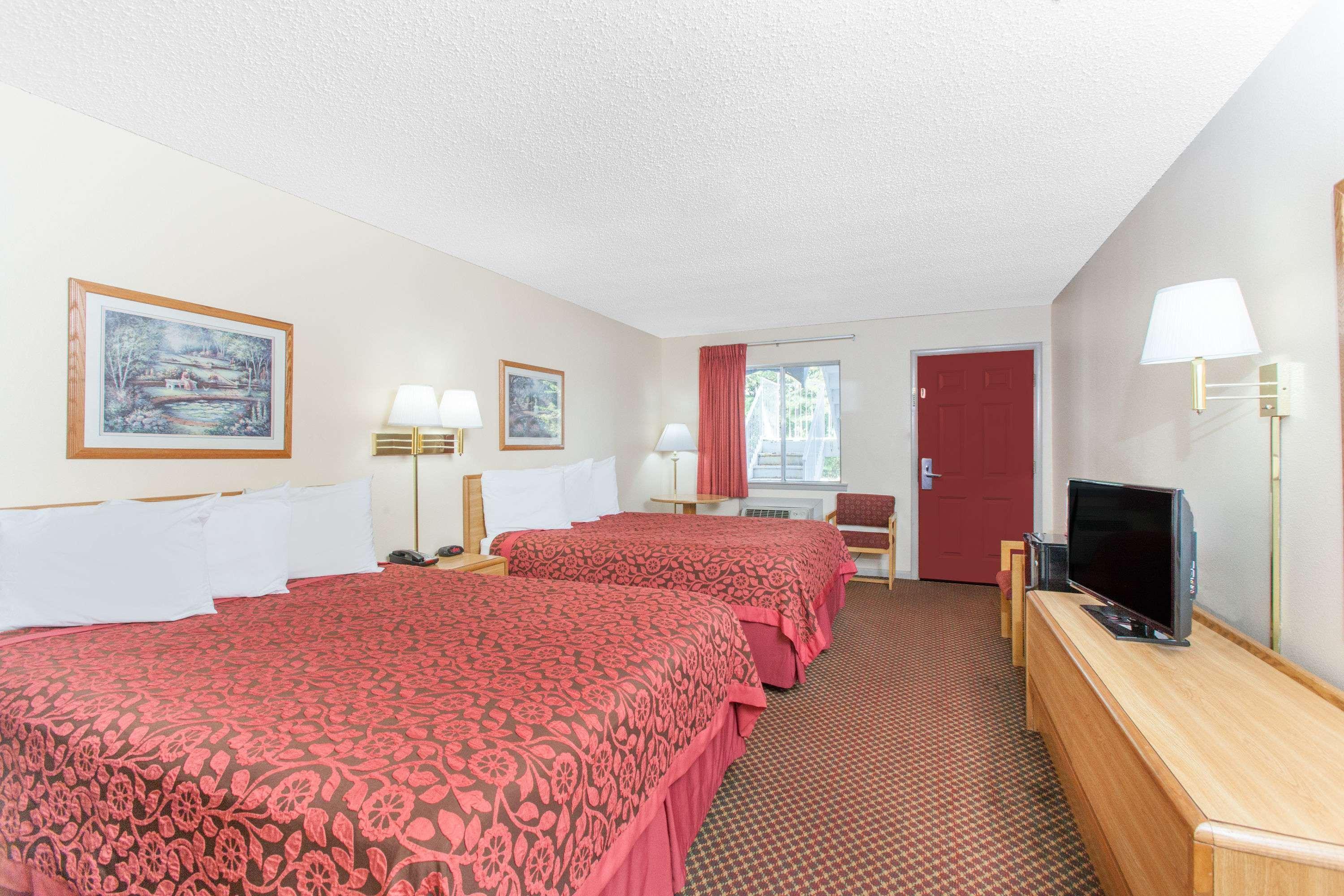 Days Inn by Wyndham Eureka Springs — photo 5