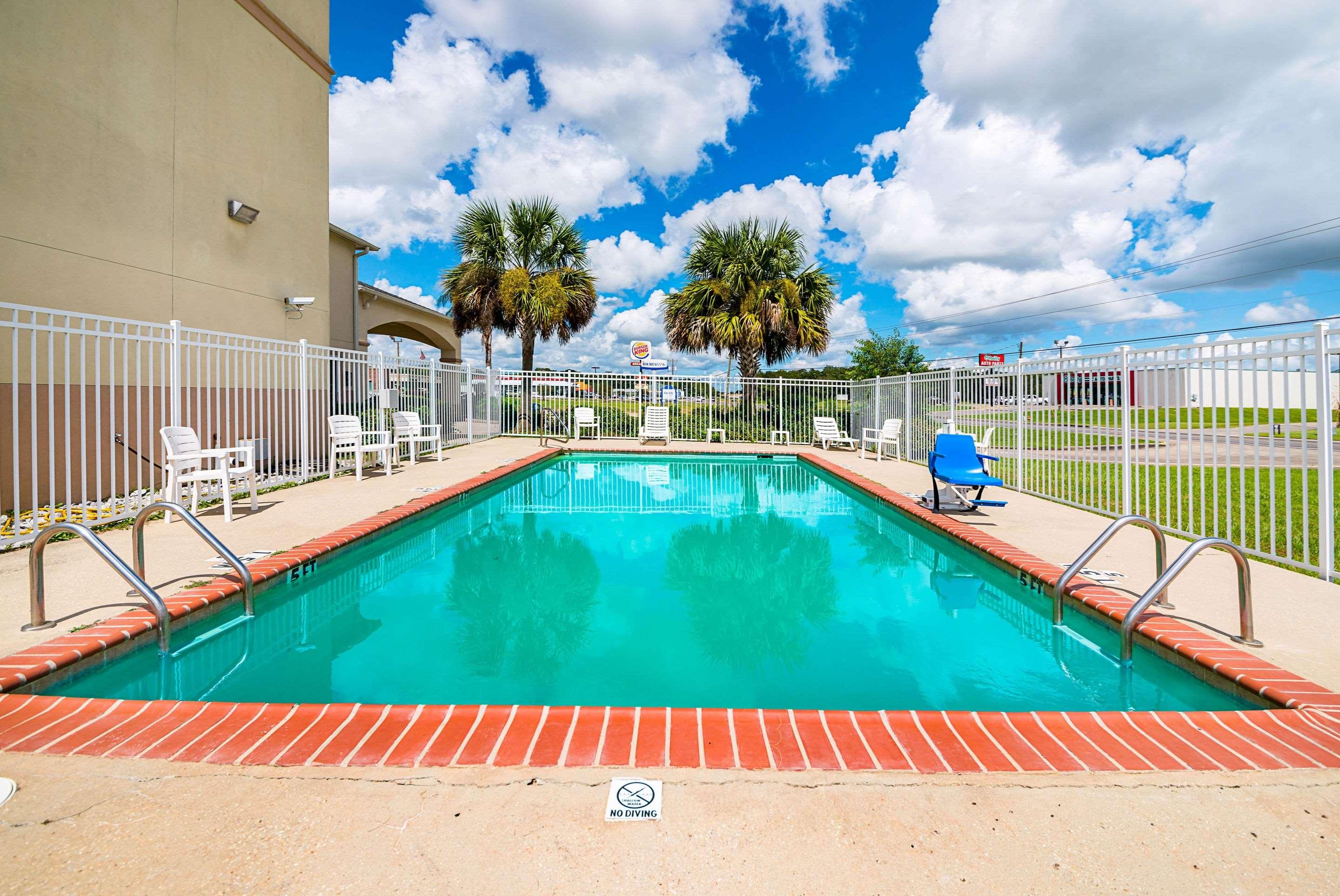 Quality Inn & Suites — photo 3