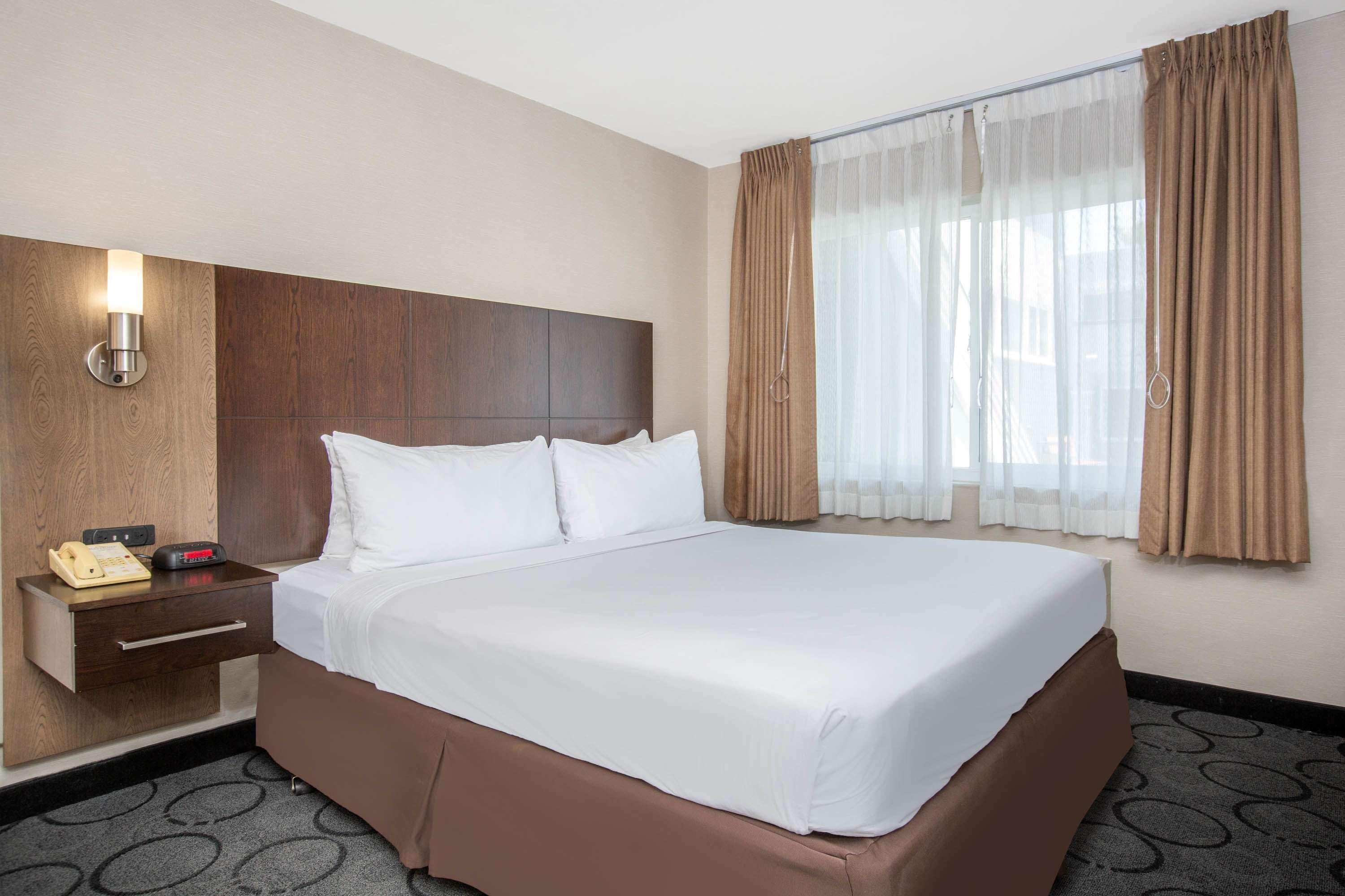 Baymont by Wyndham San Diego Downtown — photo 4