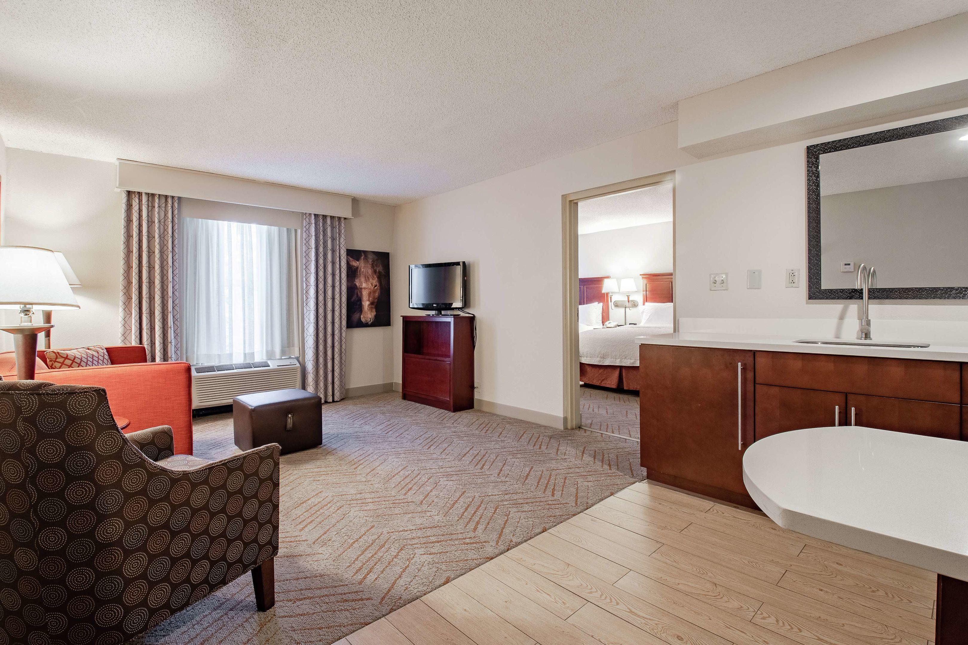 Hampton Inn & Suites Williamsburg/Richmond Rd. — photo 5