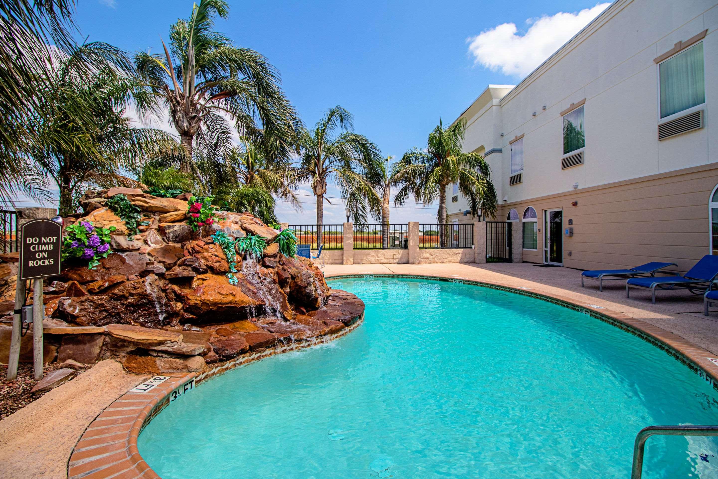Quality Inn & Suites — photo 4