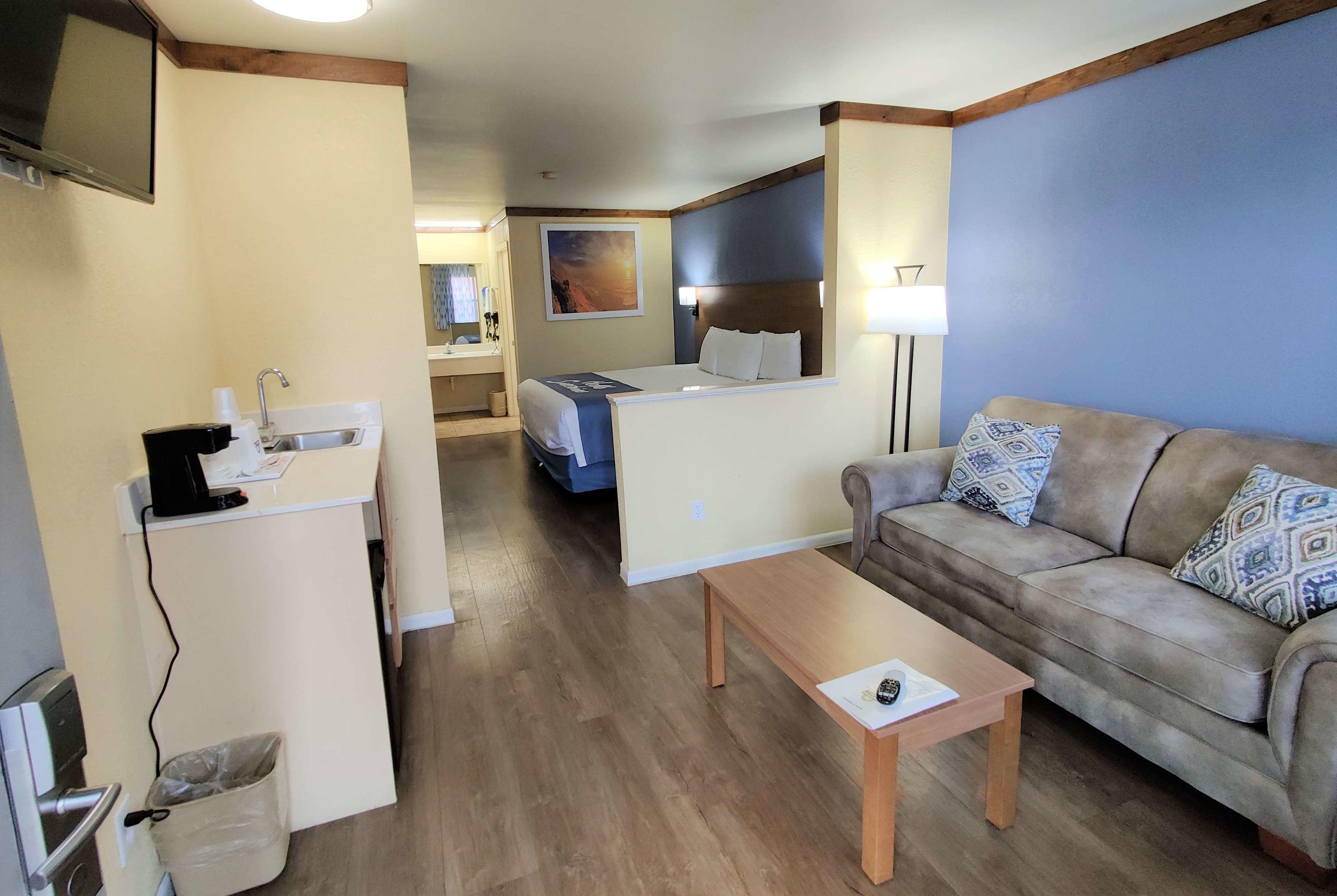 Days Inn Suites Fredericksburg — photo 5