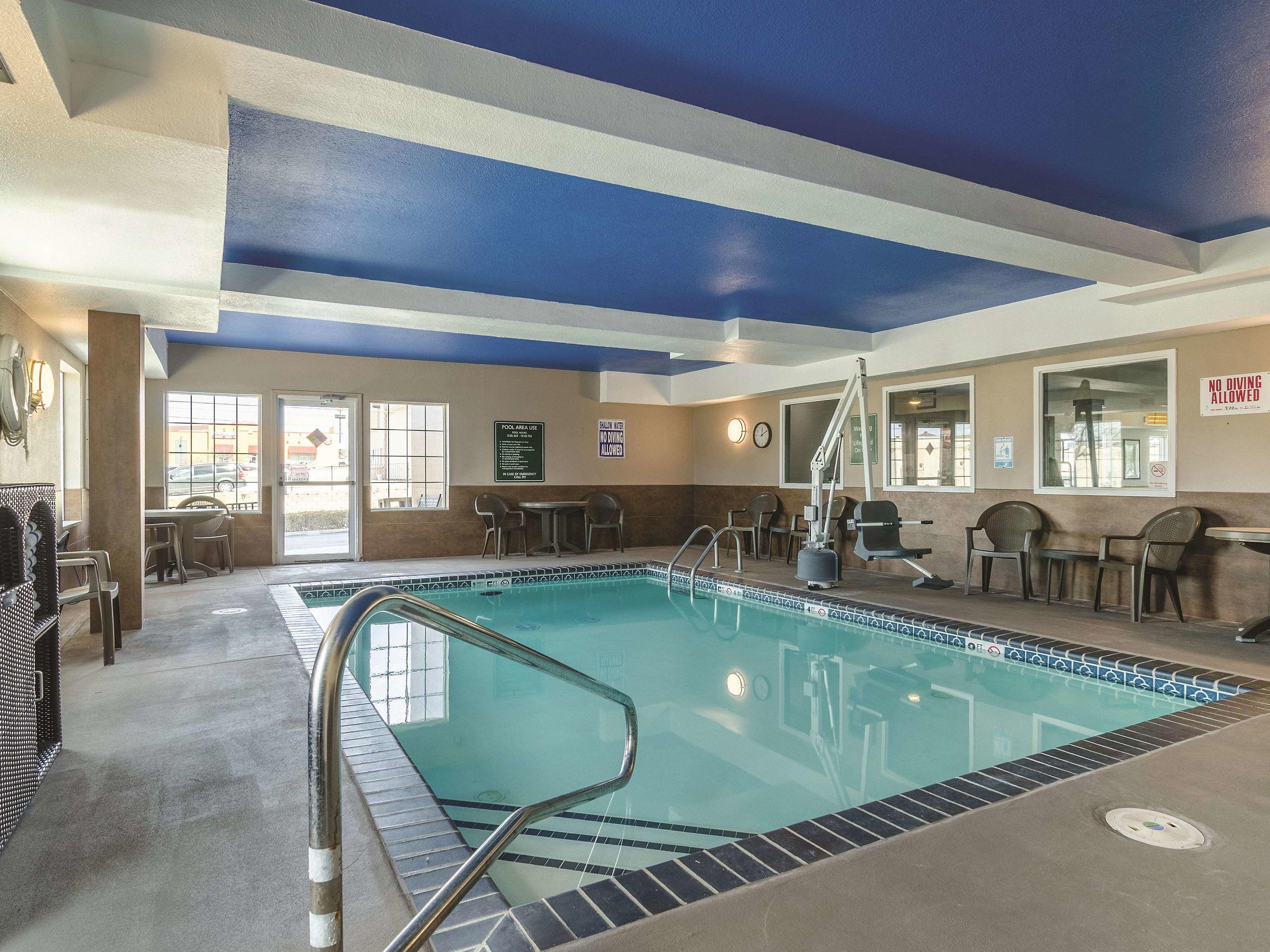 La Quinta Inn & Suites Kansas City Airport — photo 5