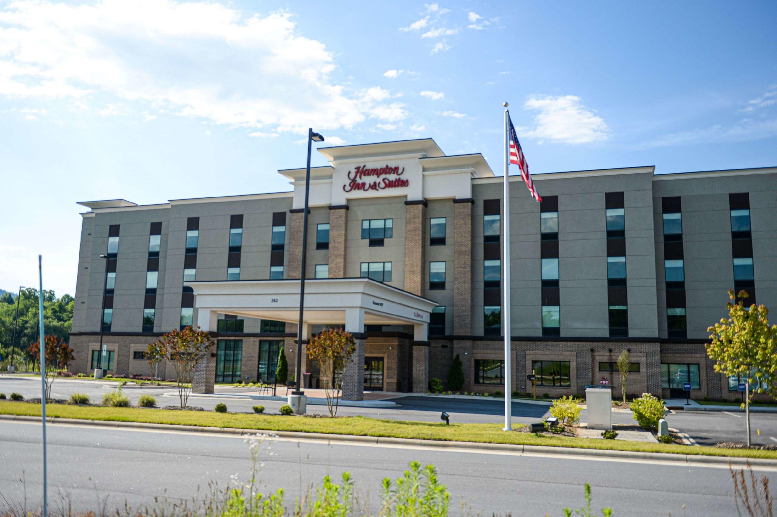 Hampton Inn & Suites Lenoir — photo 5