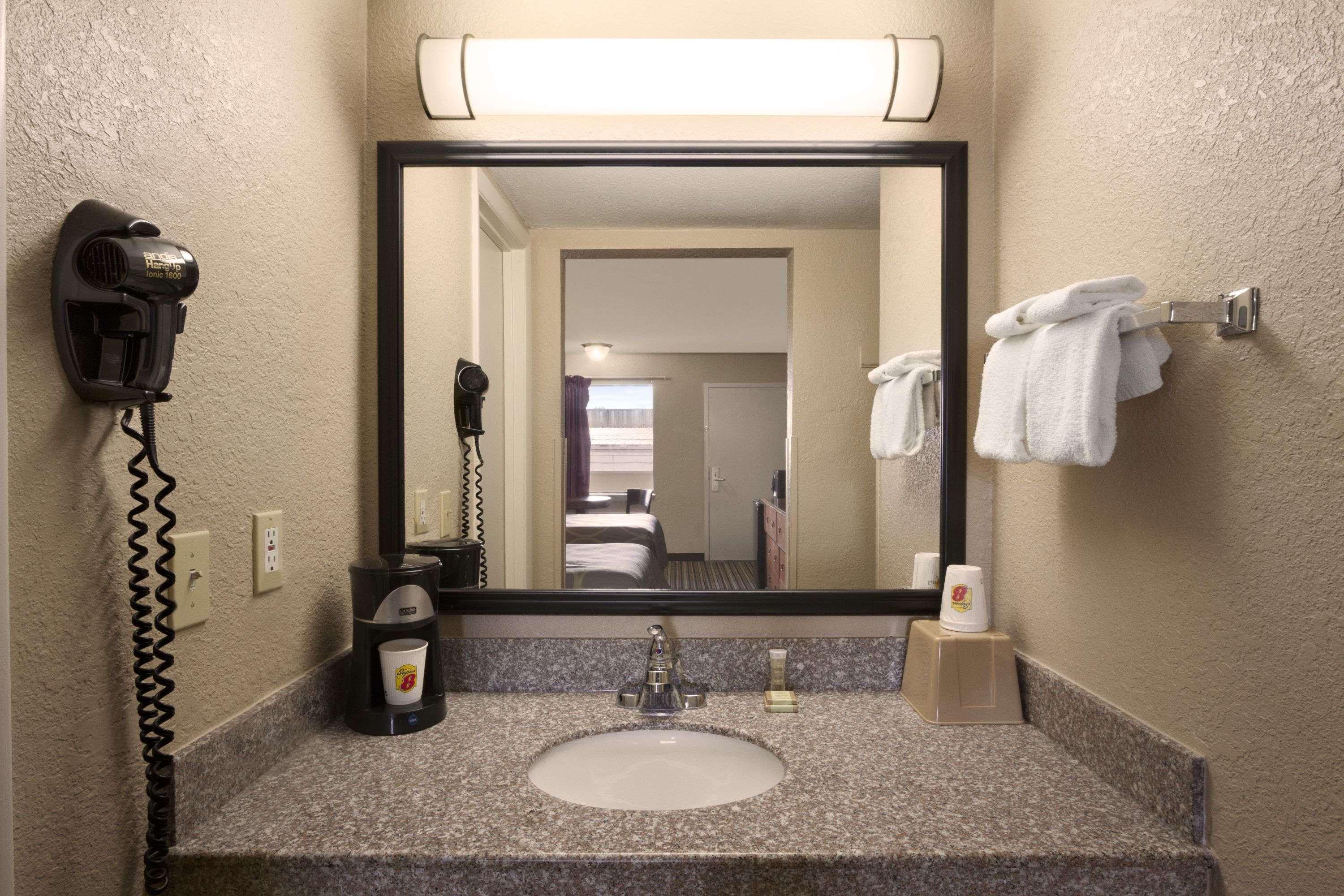 Super 8 by Wyndham Chattanooga/East Ridge — photo 5