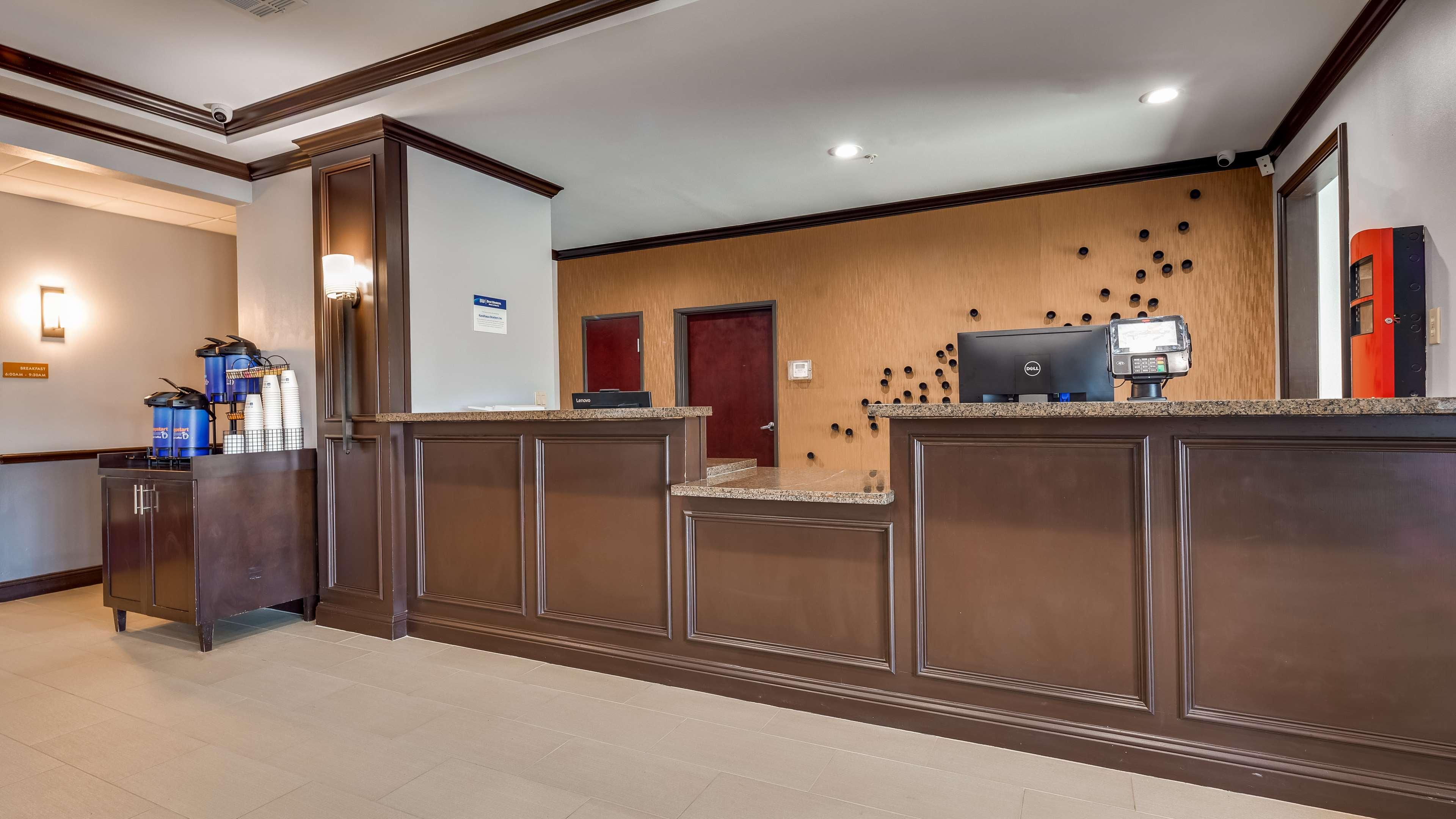 Best Western Carthage Inn & Suites — photo 4