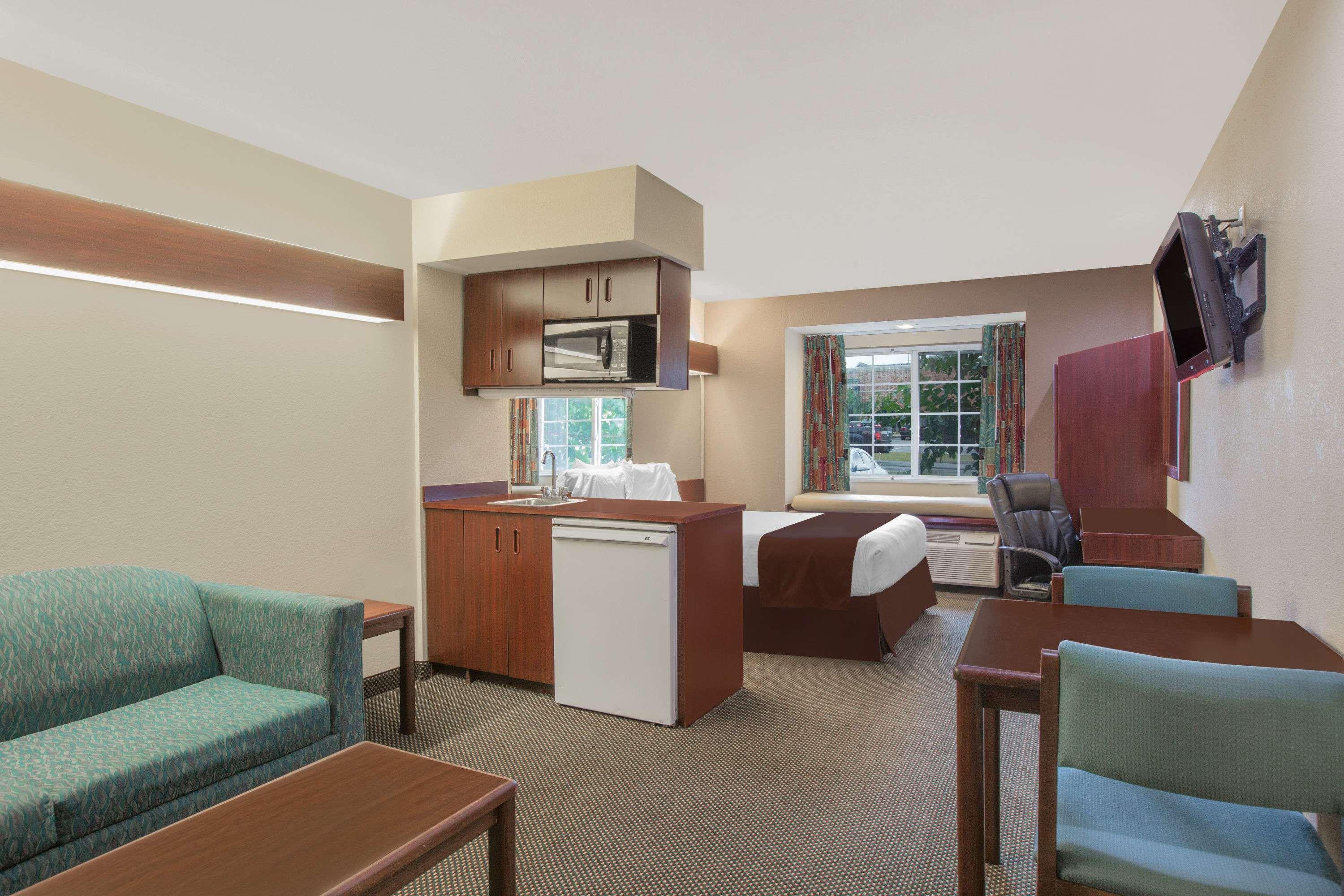 Microtel Inn & Suites by Wyndham Meridian — photo 5