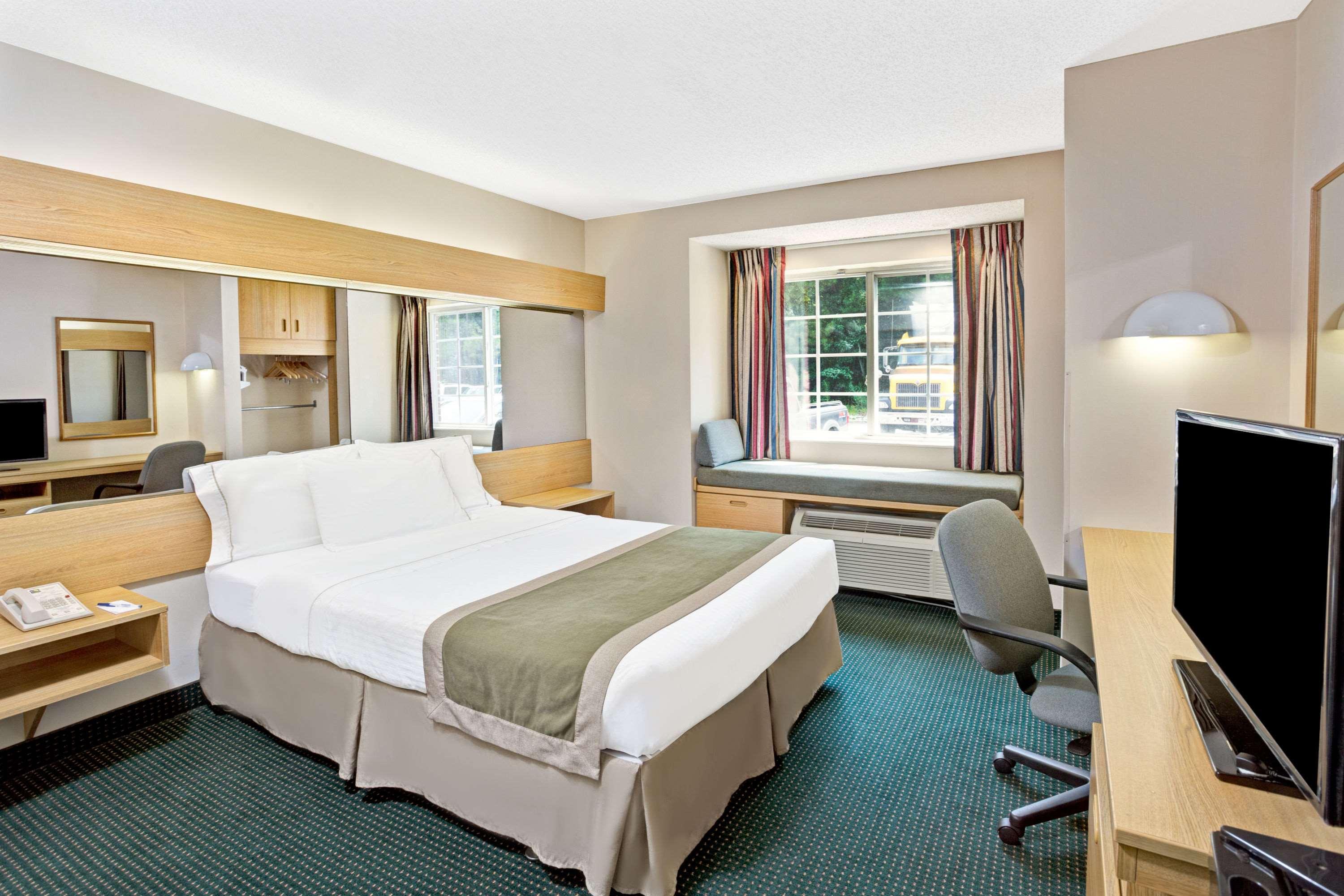 Microtel Inn & Suites Raleigh Durham Airport — photo 5
