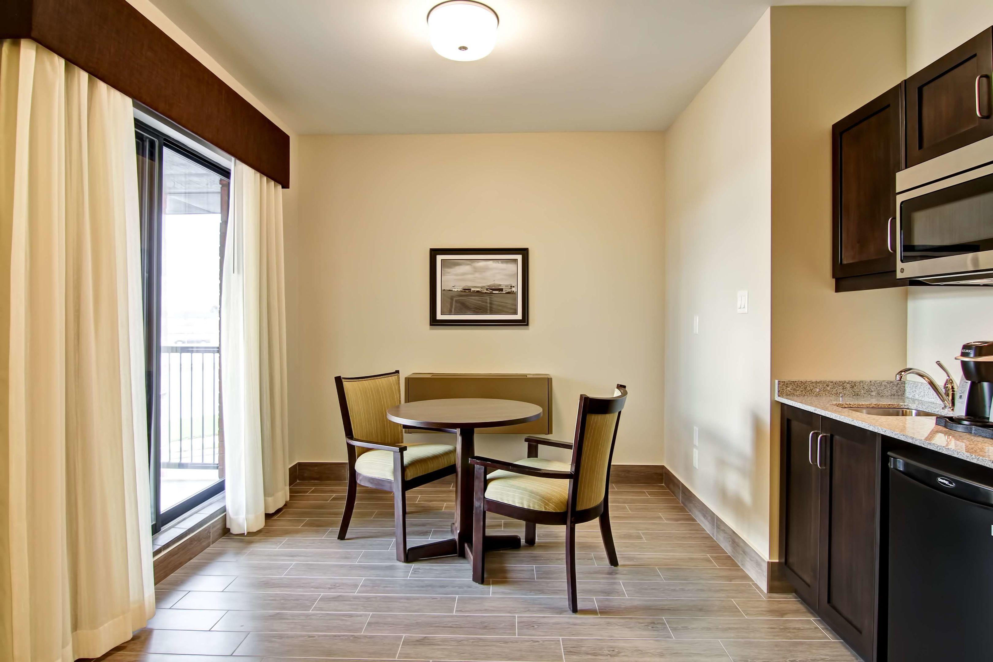 Best Western London Airport Inn & Suites — photo 4