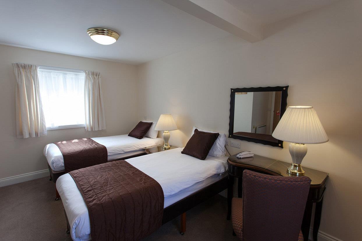 The Russ Hill Hotel Gatwick — photo 4