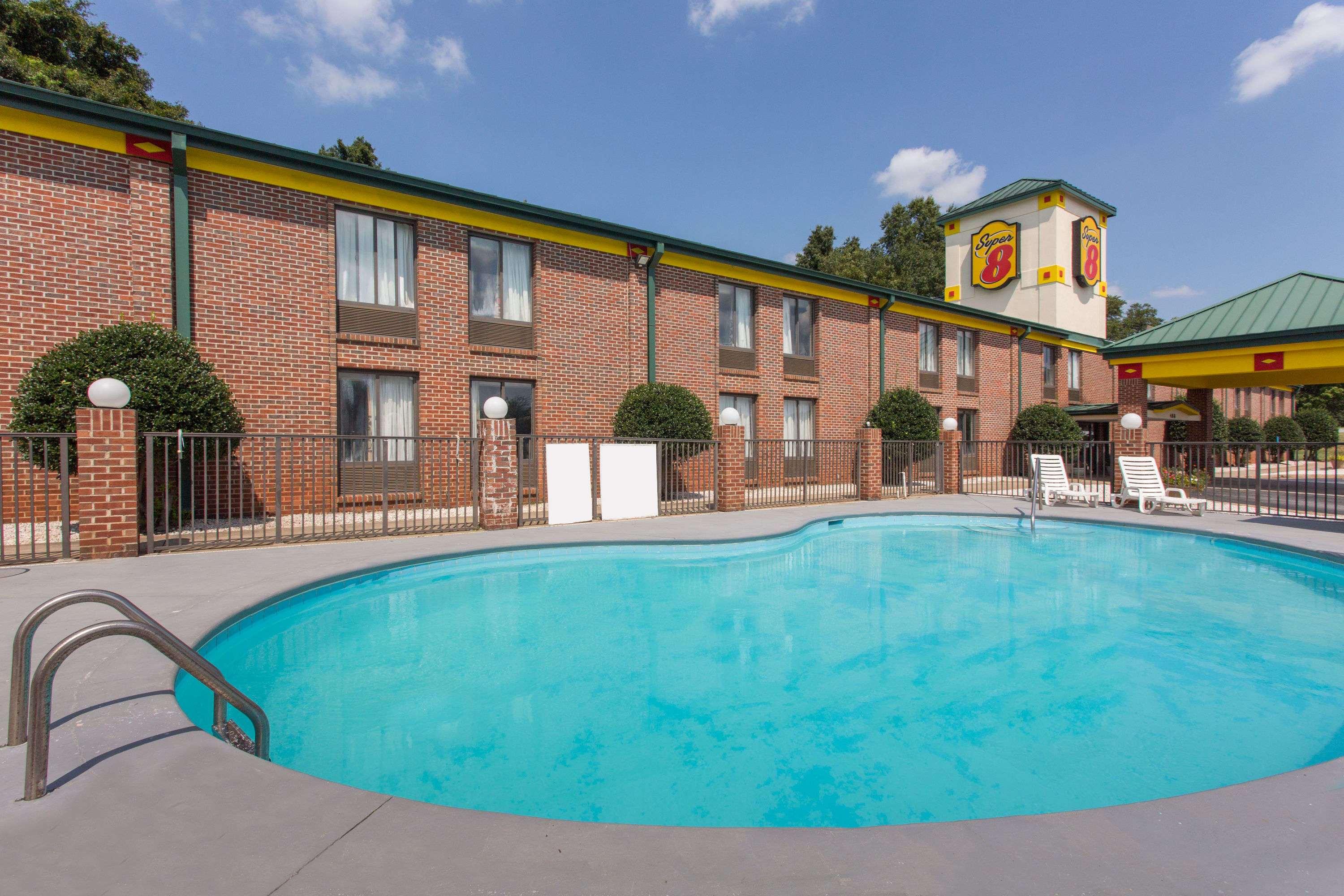 Super 8 by Wyndham Spartanburg/I-26 Exit 22 — photo 3