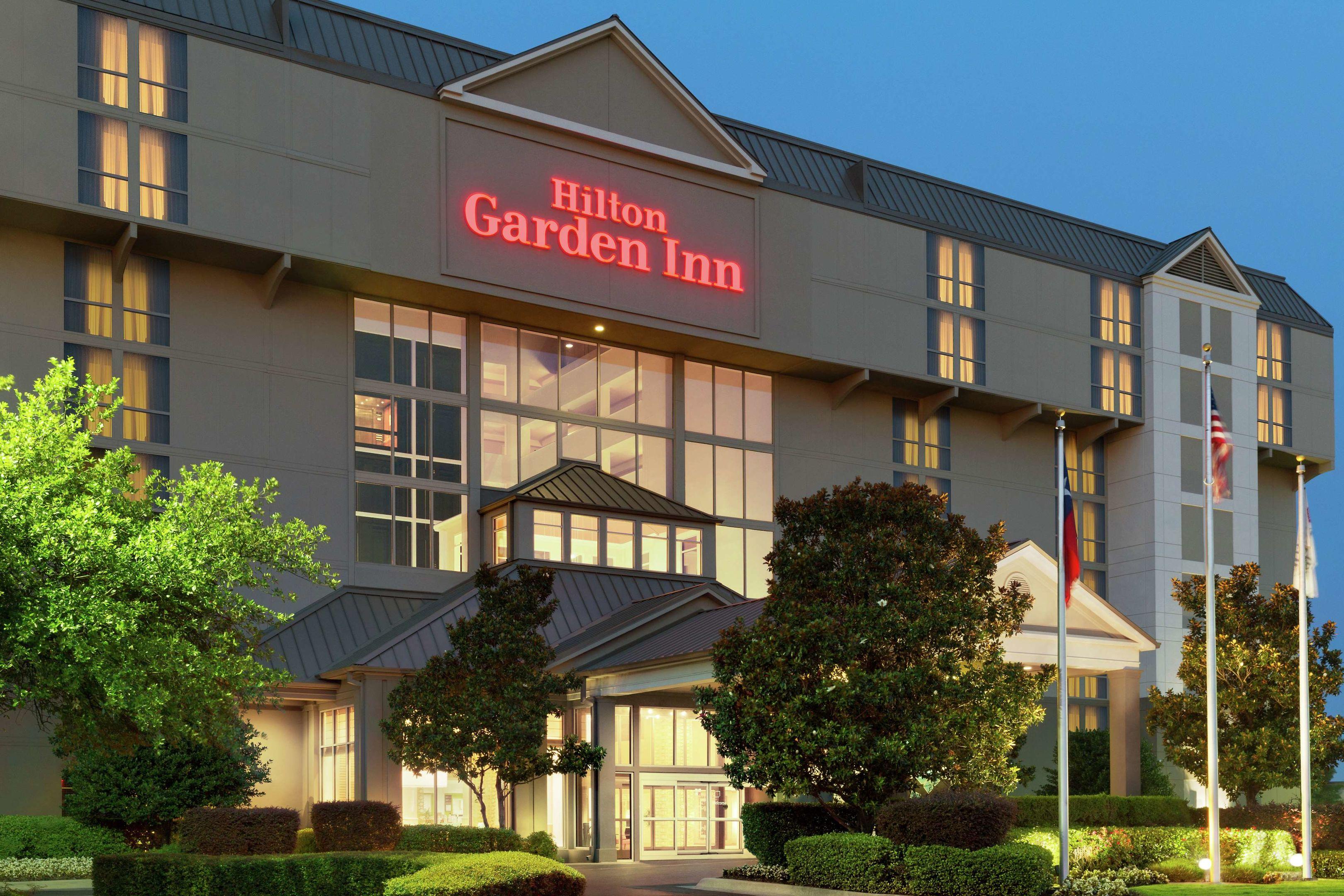 Hilton Garden Inn Dallas Market Center — photo 4