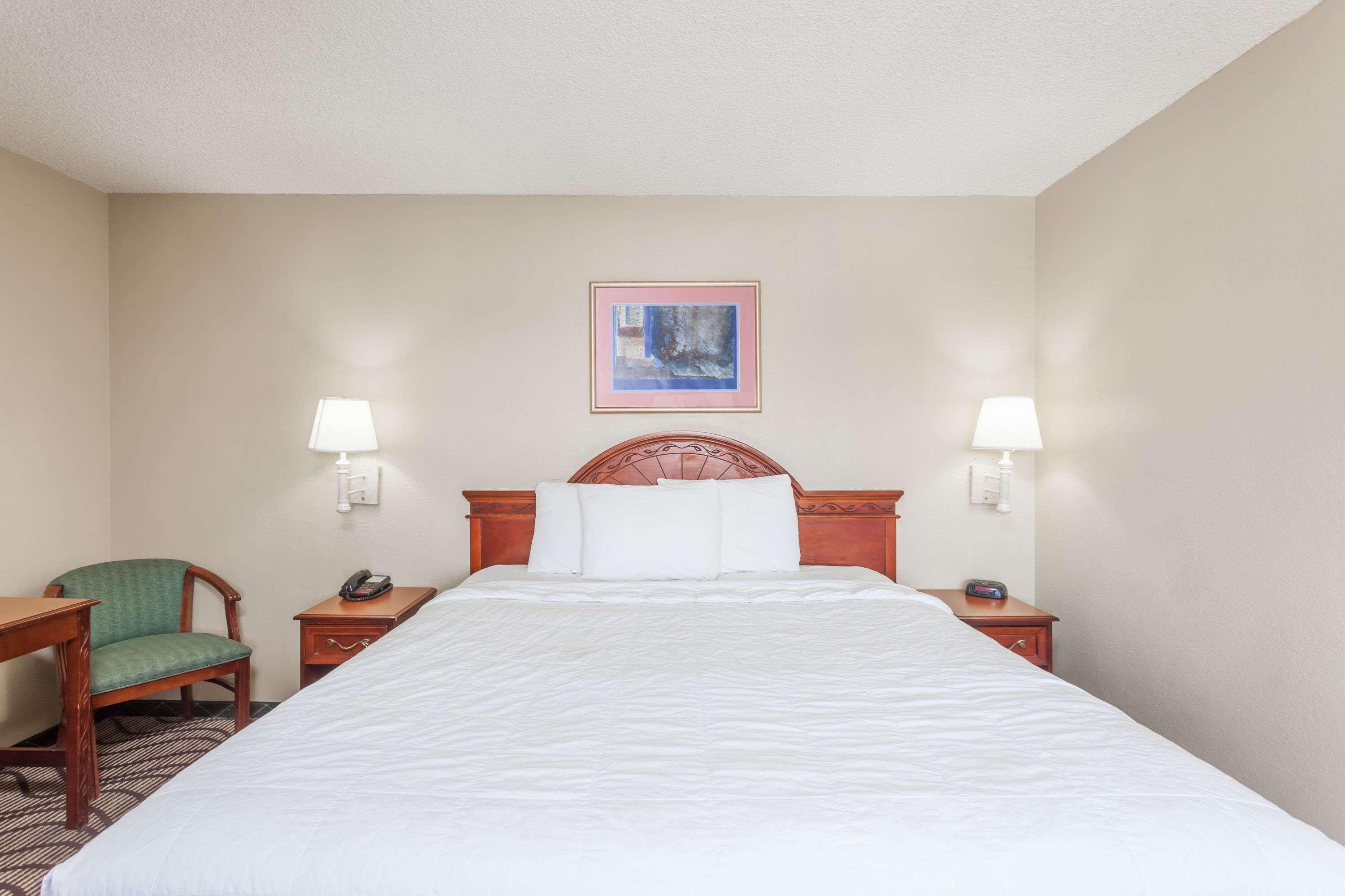 Travelodge by Wyndham Victorville — photo 5