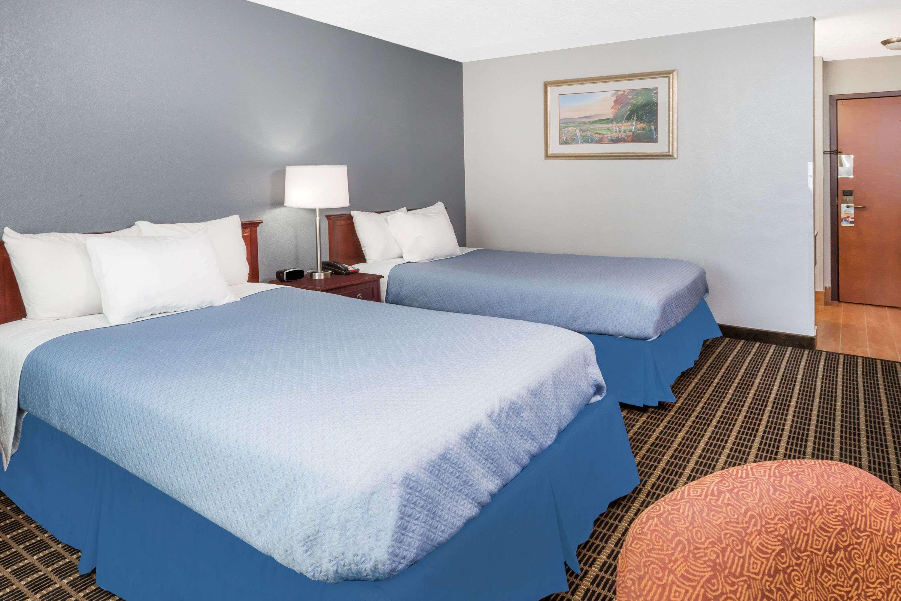 Days Inn by Wyndham West Des Moines — photo 4