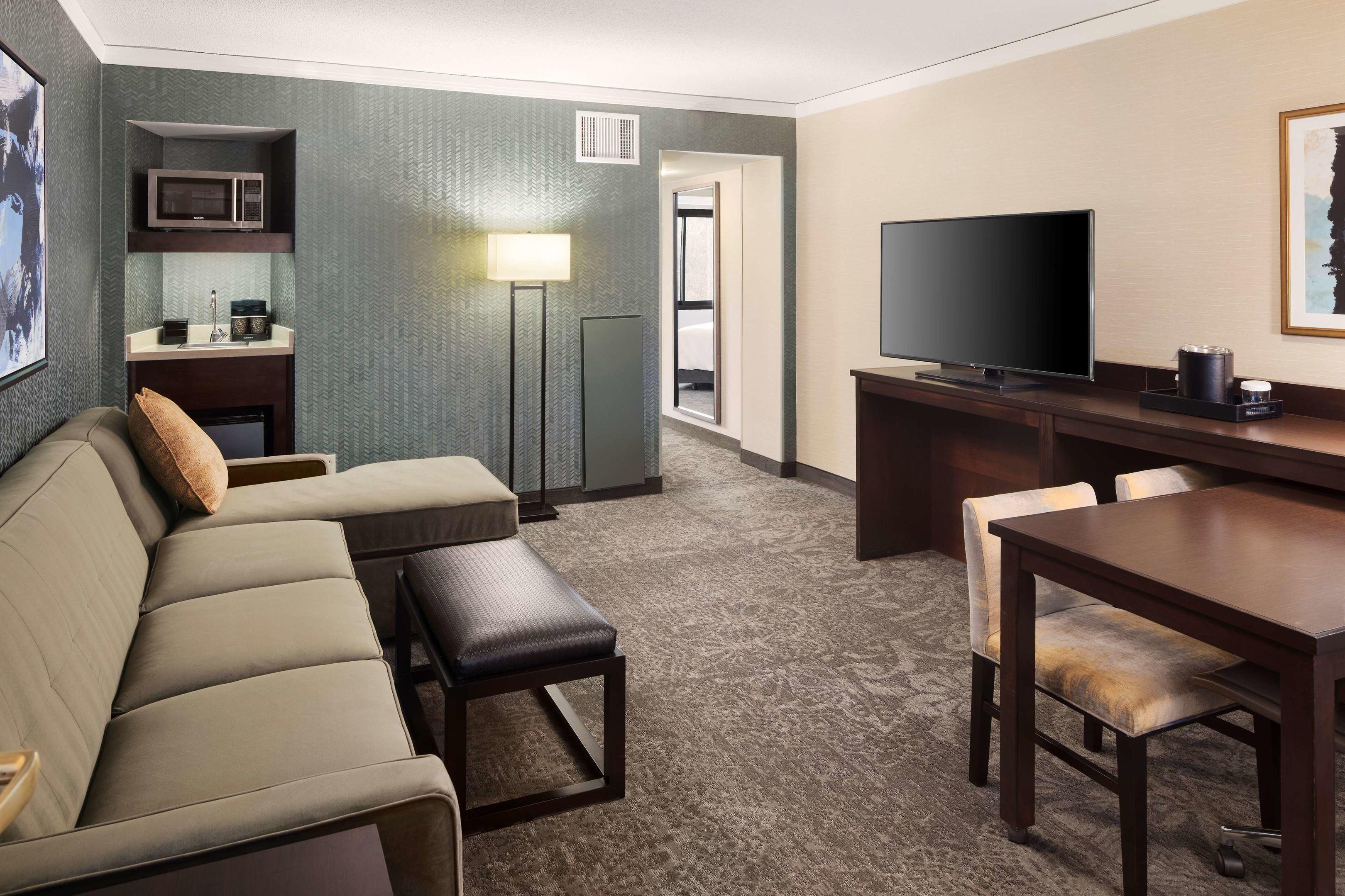 Embassy Suites Tysons Corner — photo 4