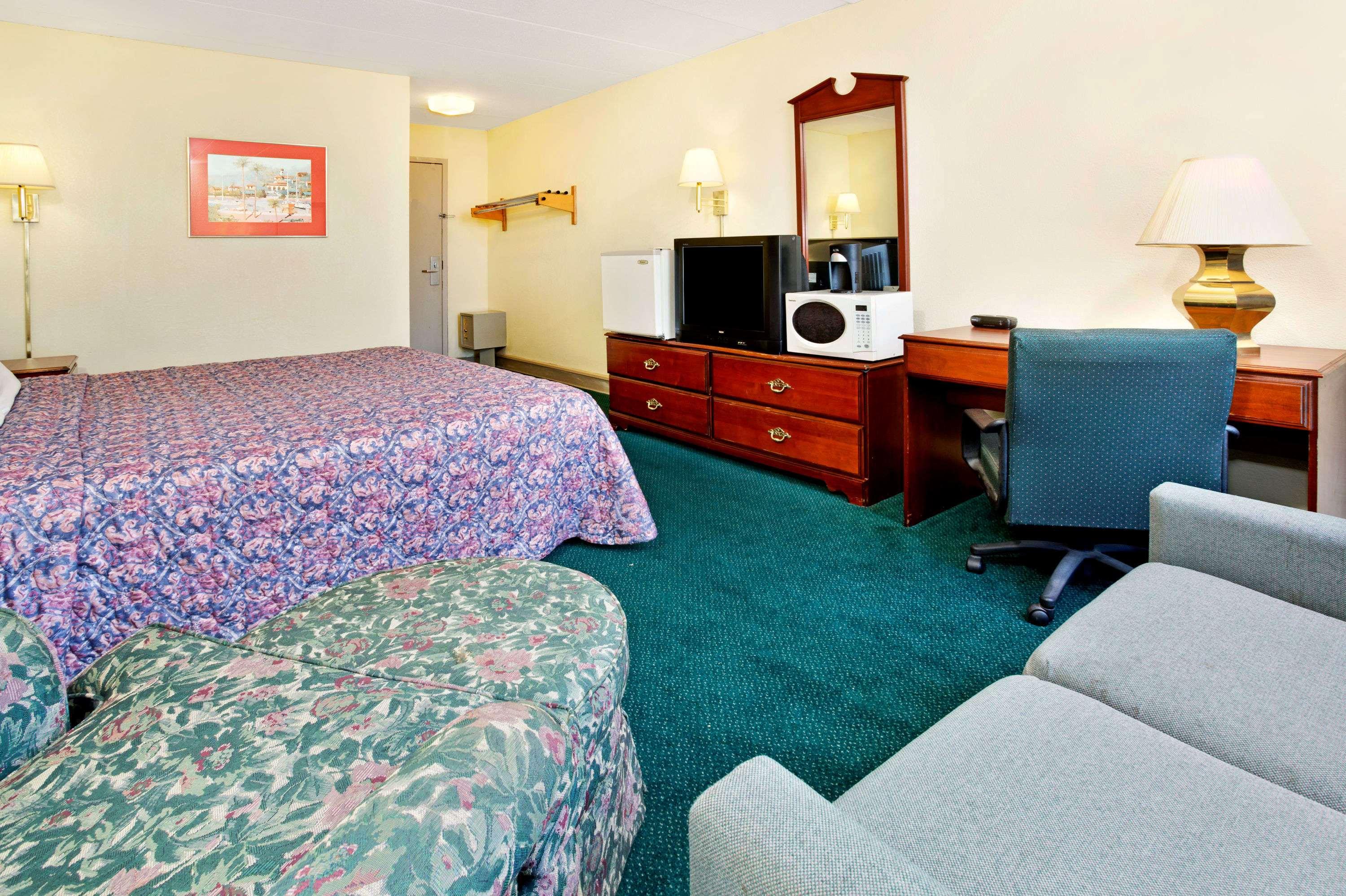 Days Inn Sharonville — photo 5