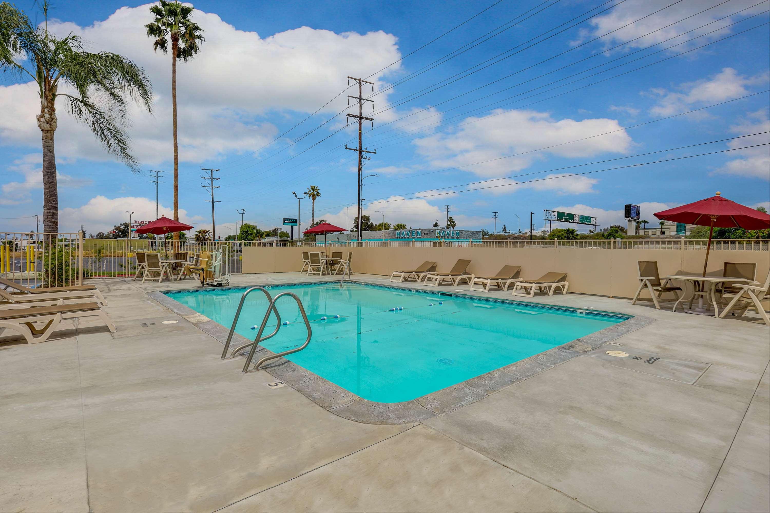 Motel 6 San Bernardino South — photo 5