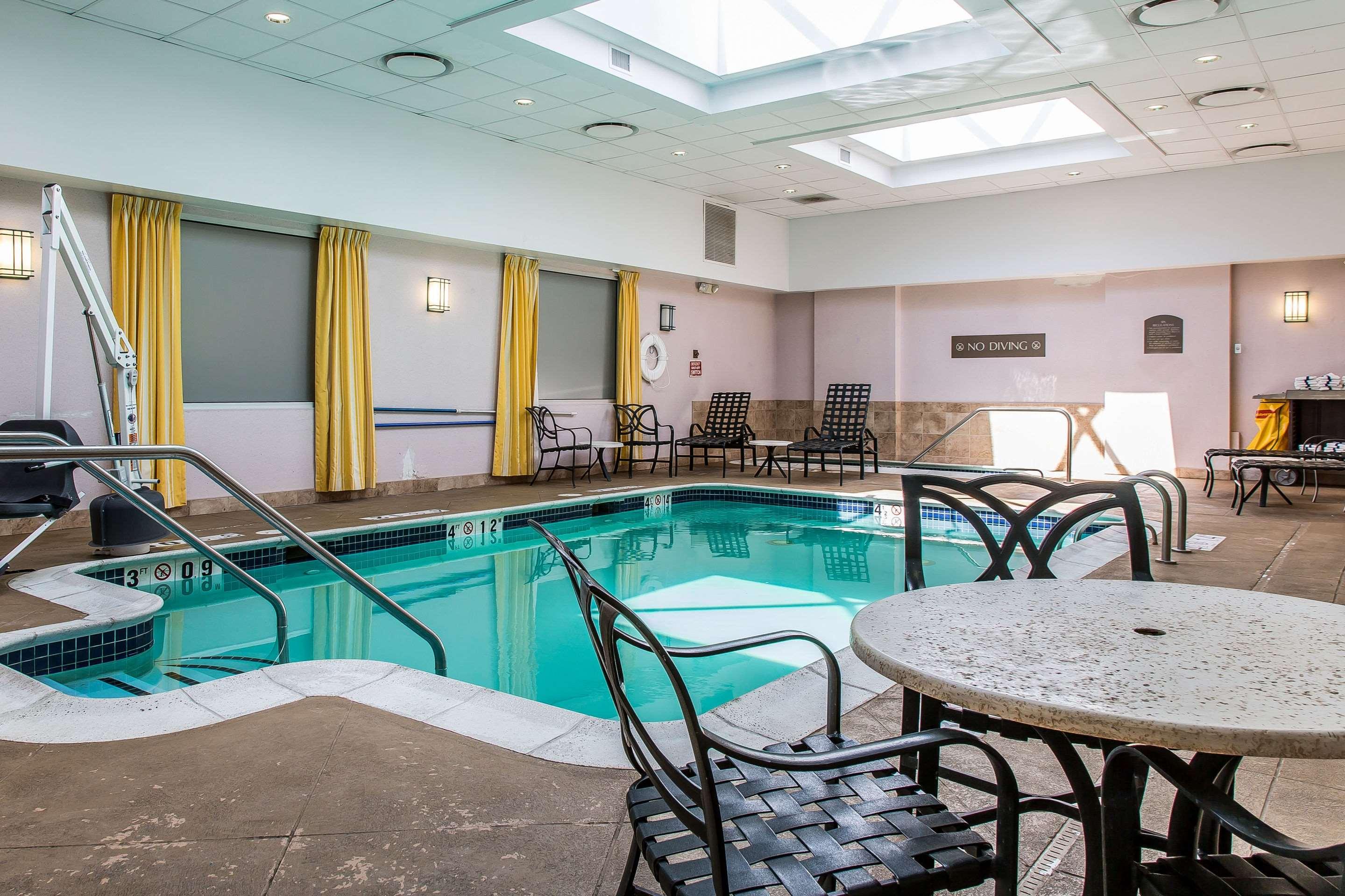 Clarion Hotel & Suites Hamden-New Haven — photo 5